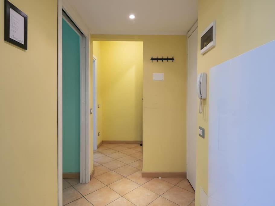 Youhosty - Paul Valery 3 * Milano