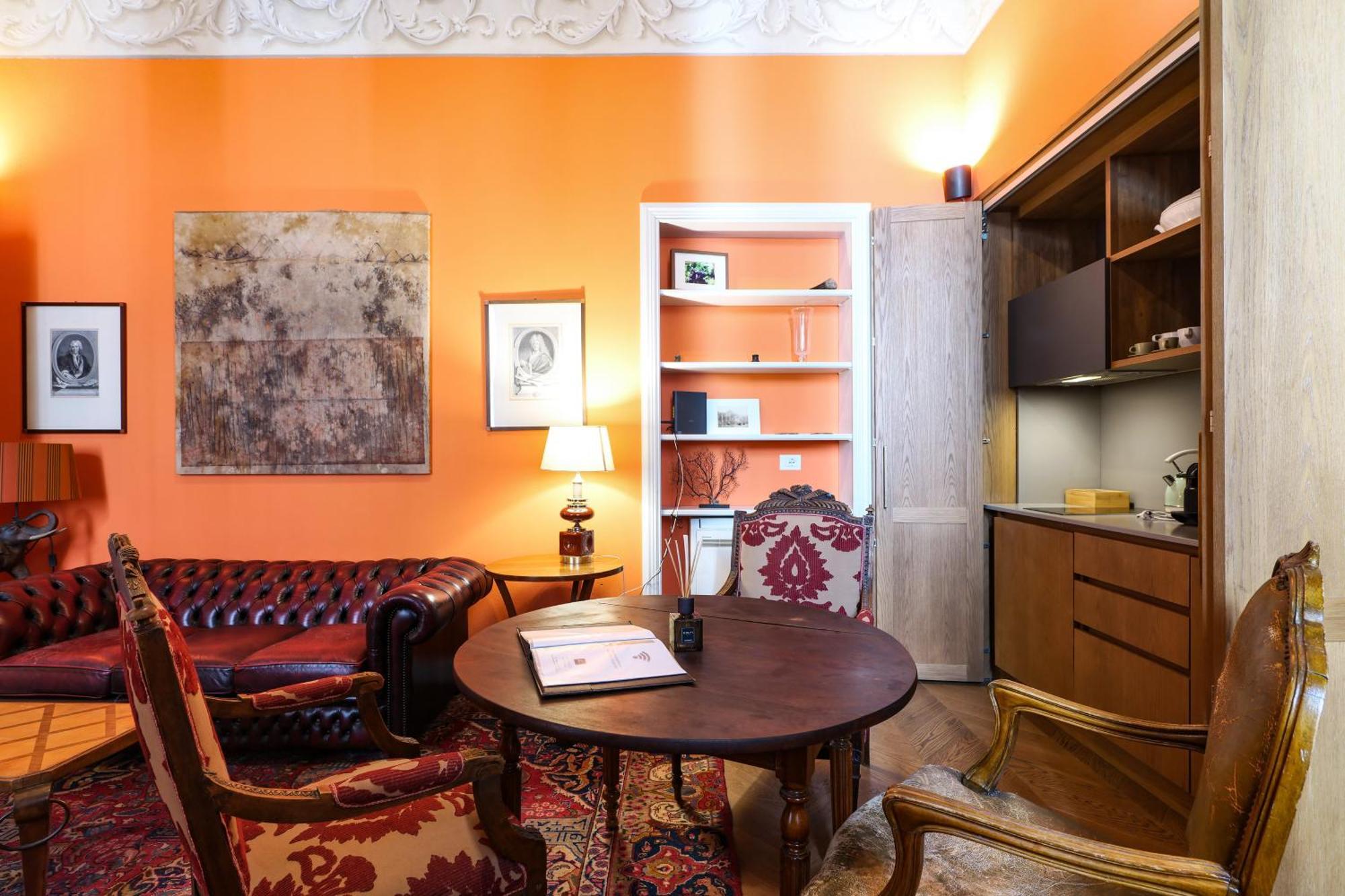 Prestige Boutique - Montenapoleone * Milan