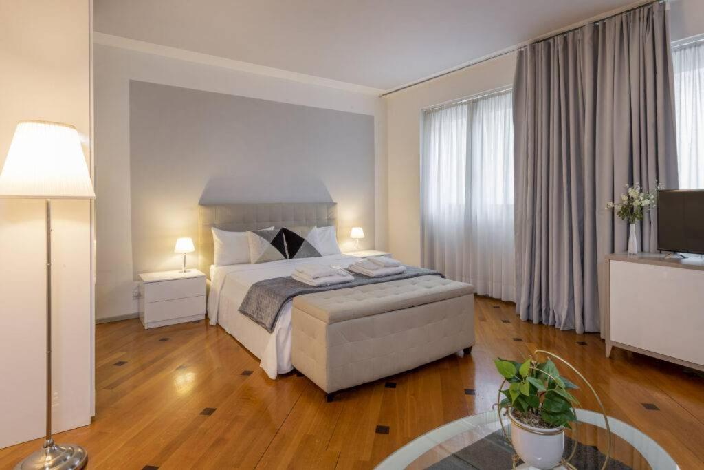 Royal - Centro Duomo Apartamento Milão
