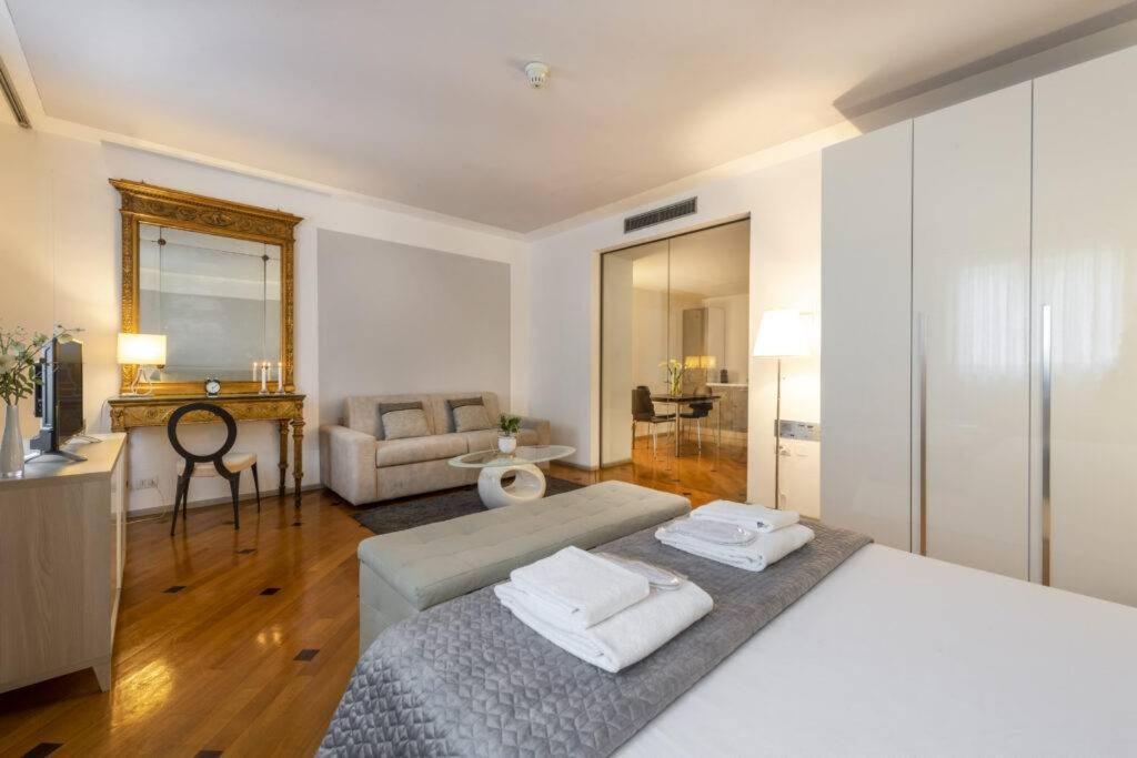 Royal - Centro Duomo Apartamento