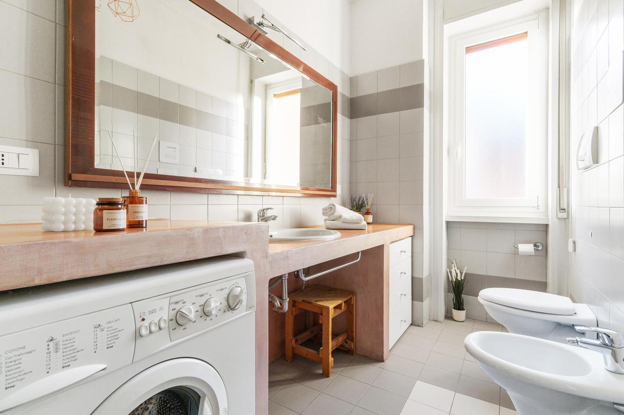 Urban Chic Retreat Station - Loreto Apartment Milan