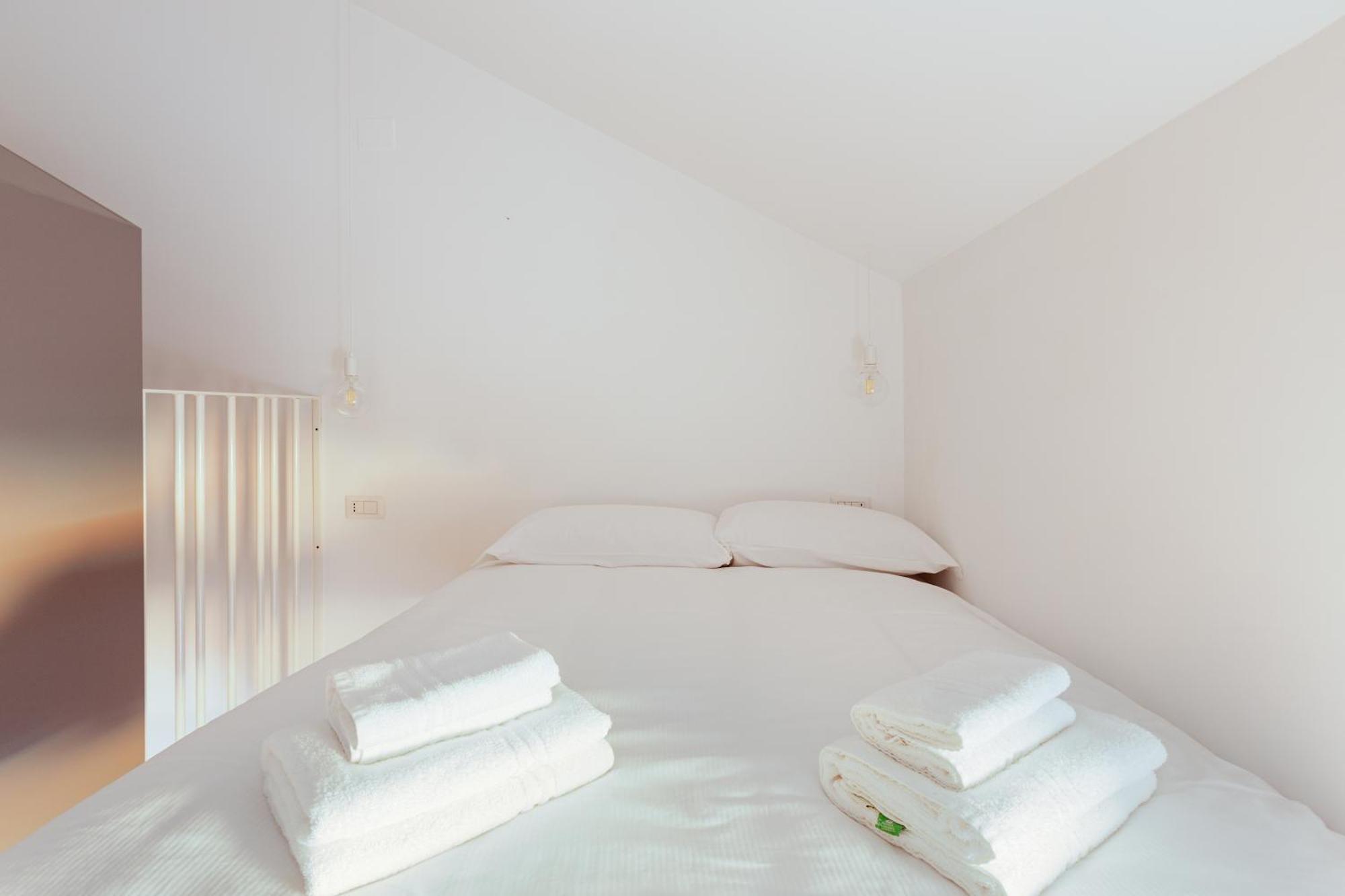 - 800 M Far From Lancetti Station Apartment Milan