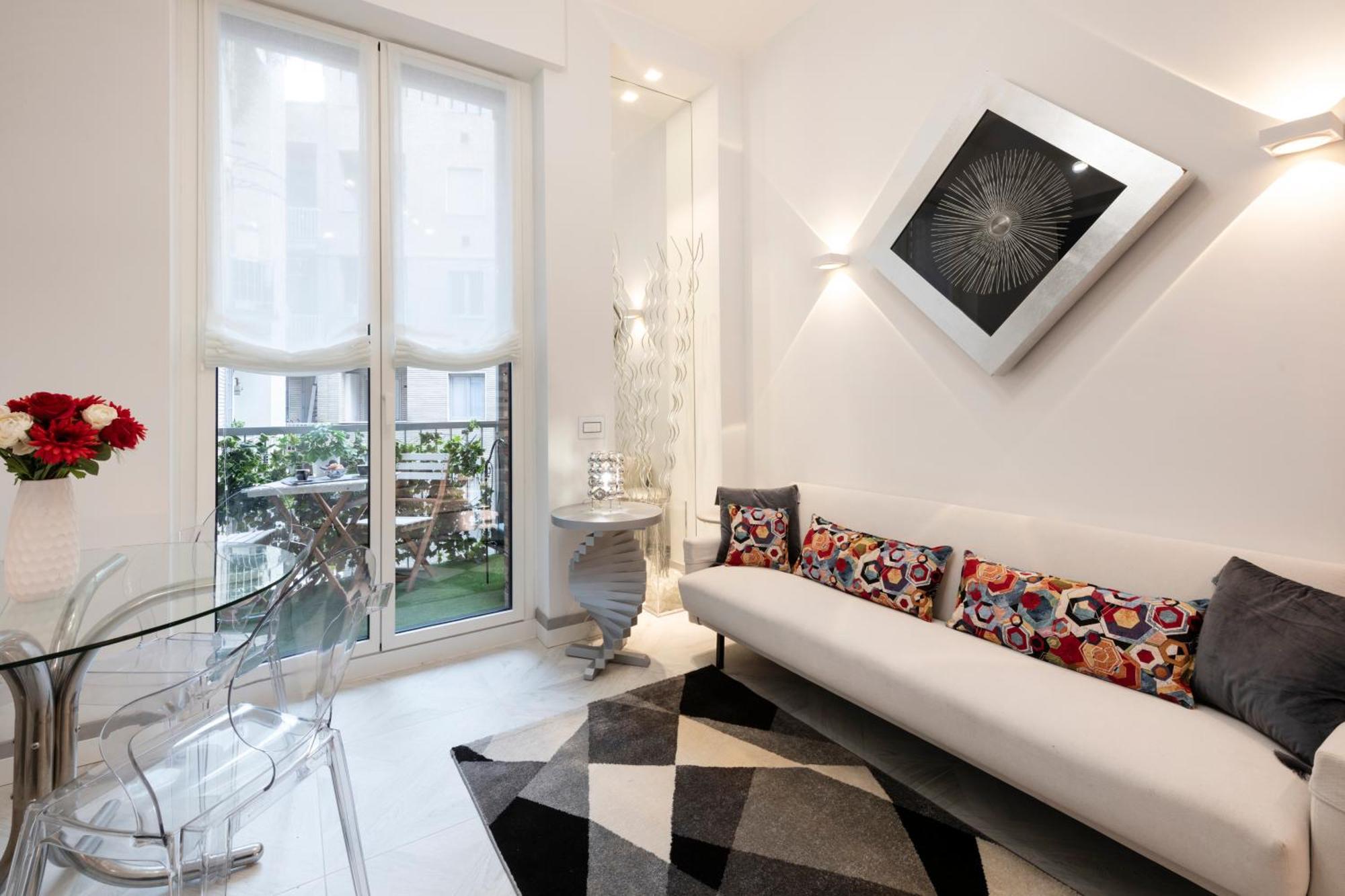 Falcone, 5 - Downtown * Milan