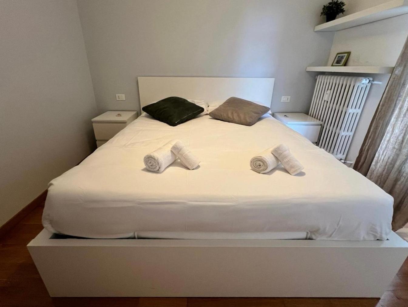 Da Vinci - With Balcony In Design District - Tortona Area Appartamento *