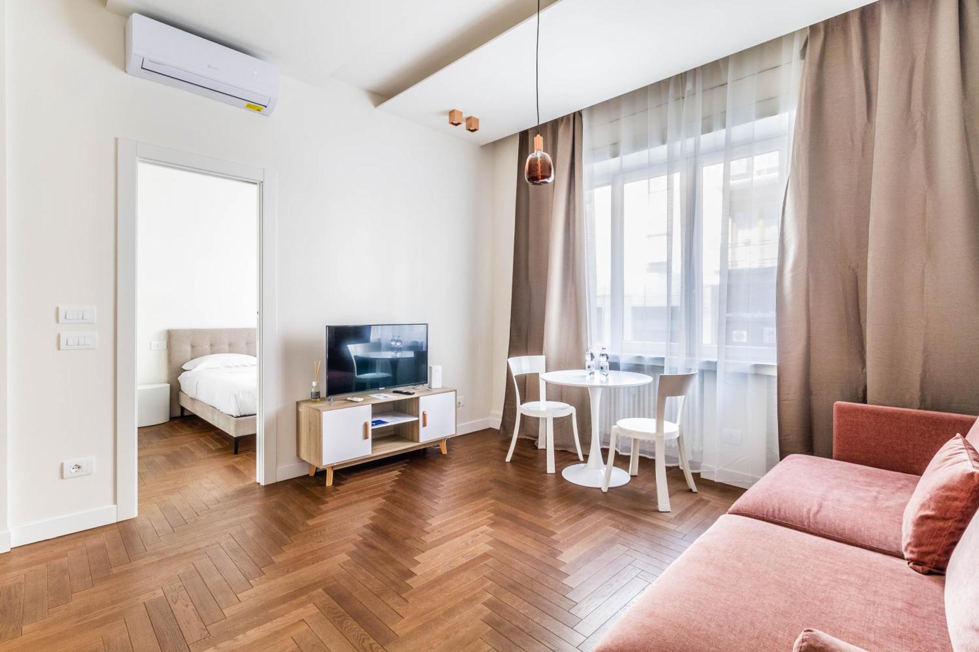 Domusmi Cybo-2 * Milan
