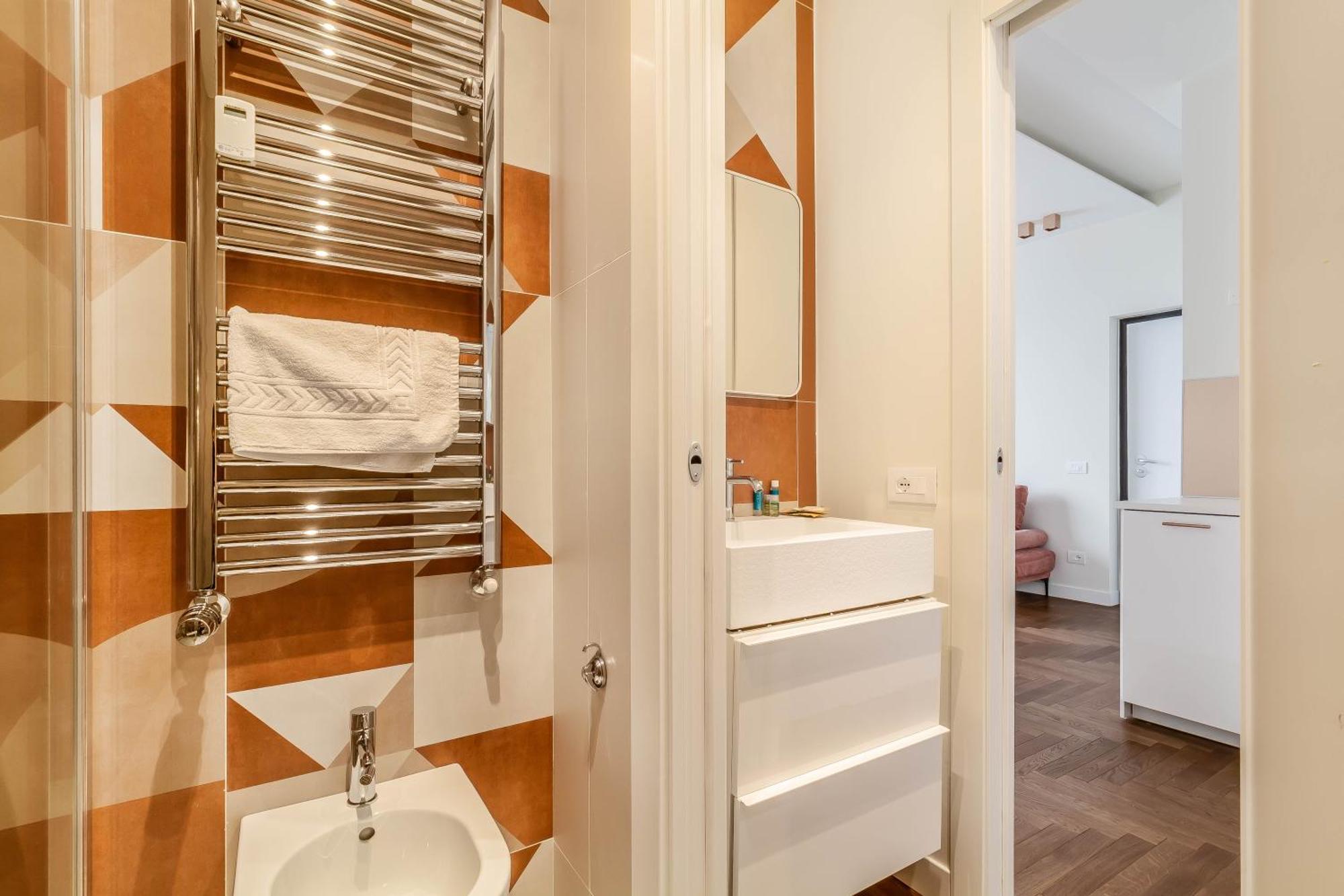 Domusmi Cybo-2 Apartment