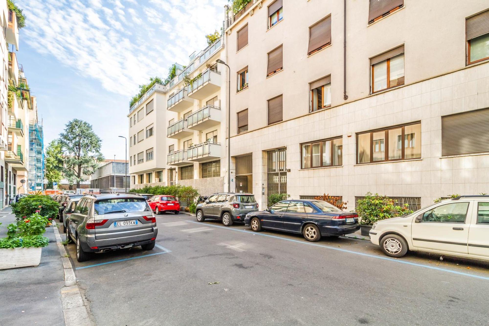 Domusmi Cybo-2 * Milan