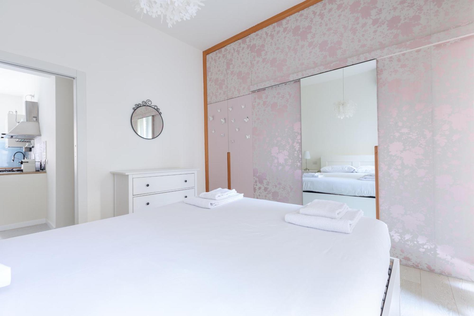 Apartment Porta Volta Bright And Roomy Flat Milan
