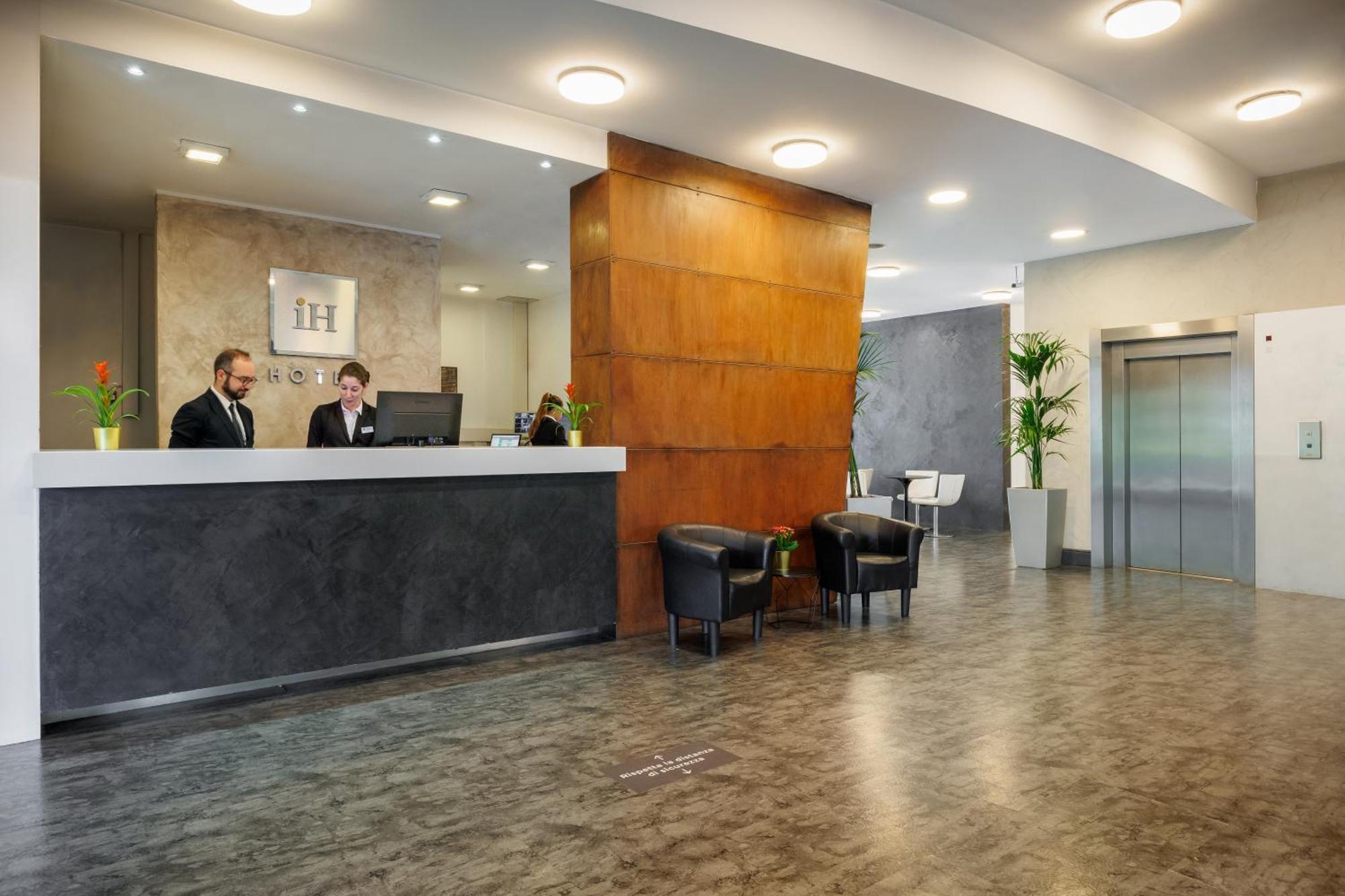 Ih Lorenteggio Hotel
