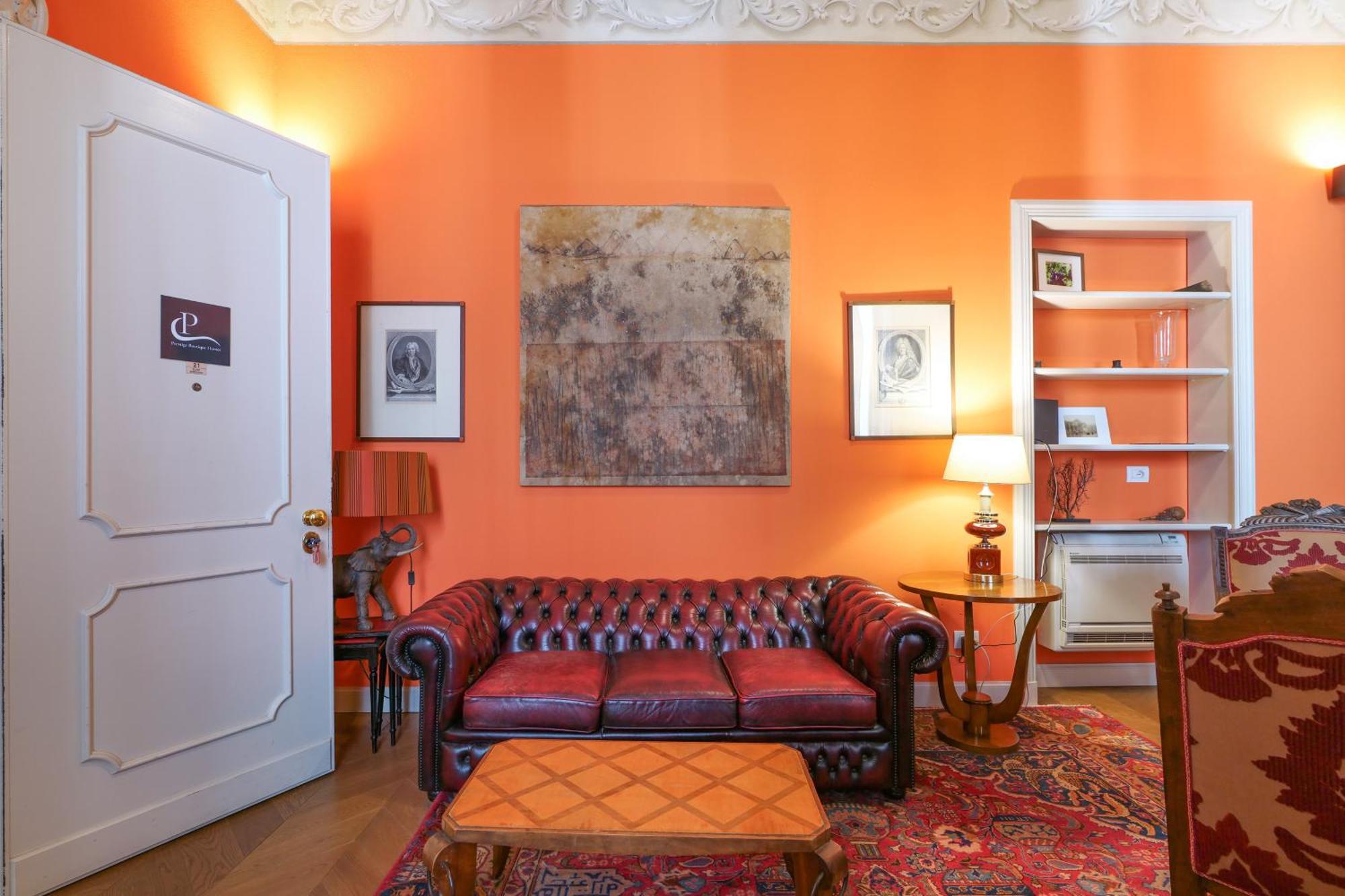 Prestige Boutique - Montenapoleone Milan