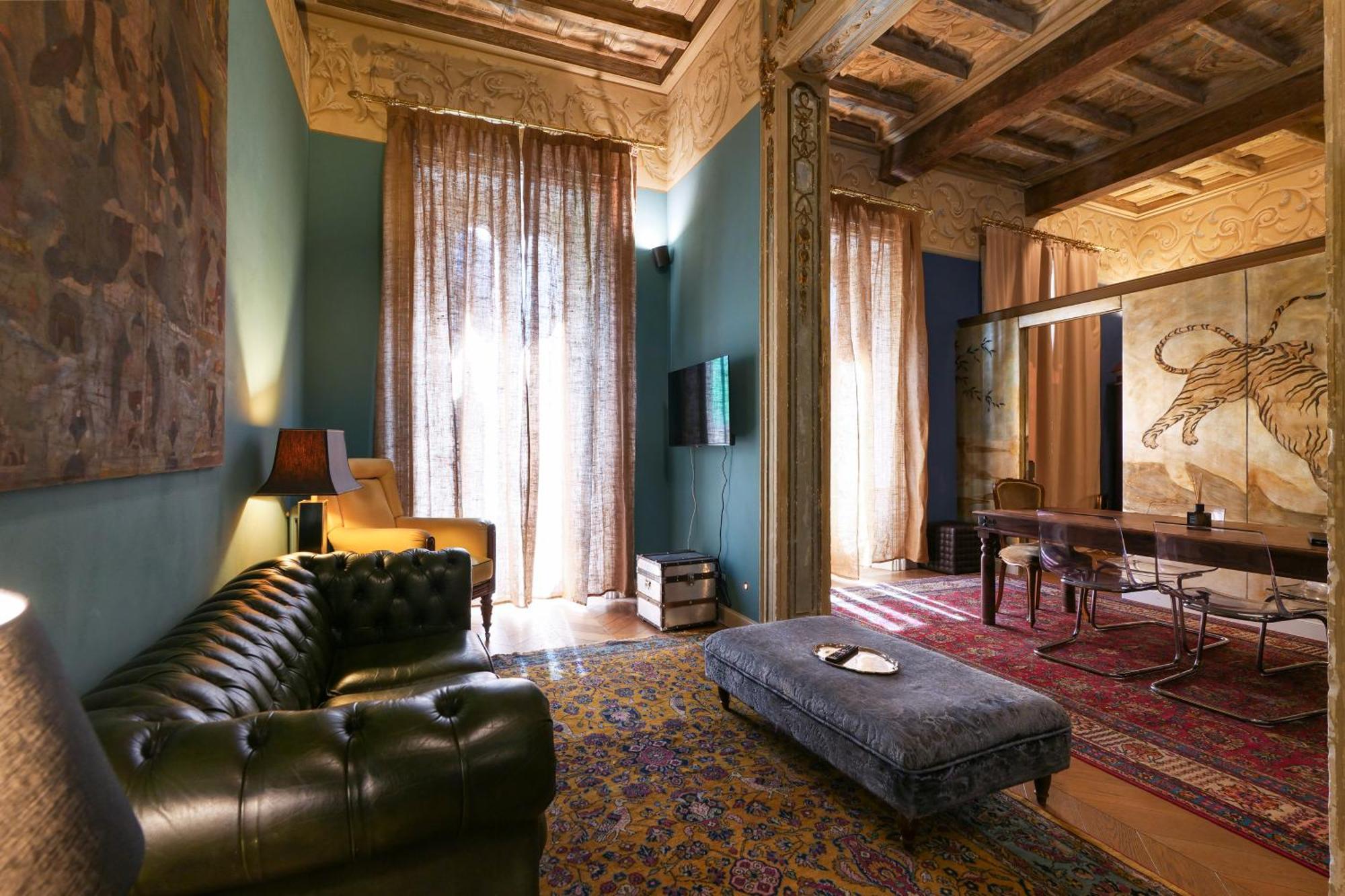 Prestige Boutique - Montenapoleone * Milan
