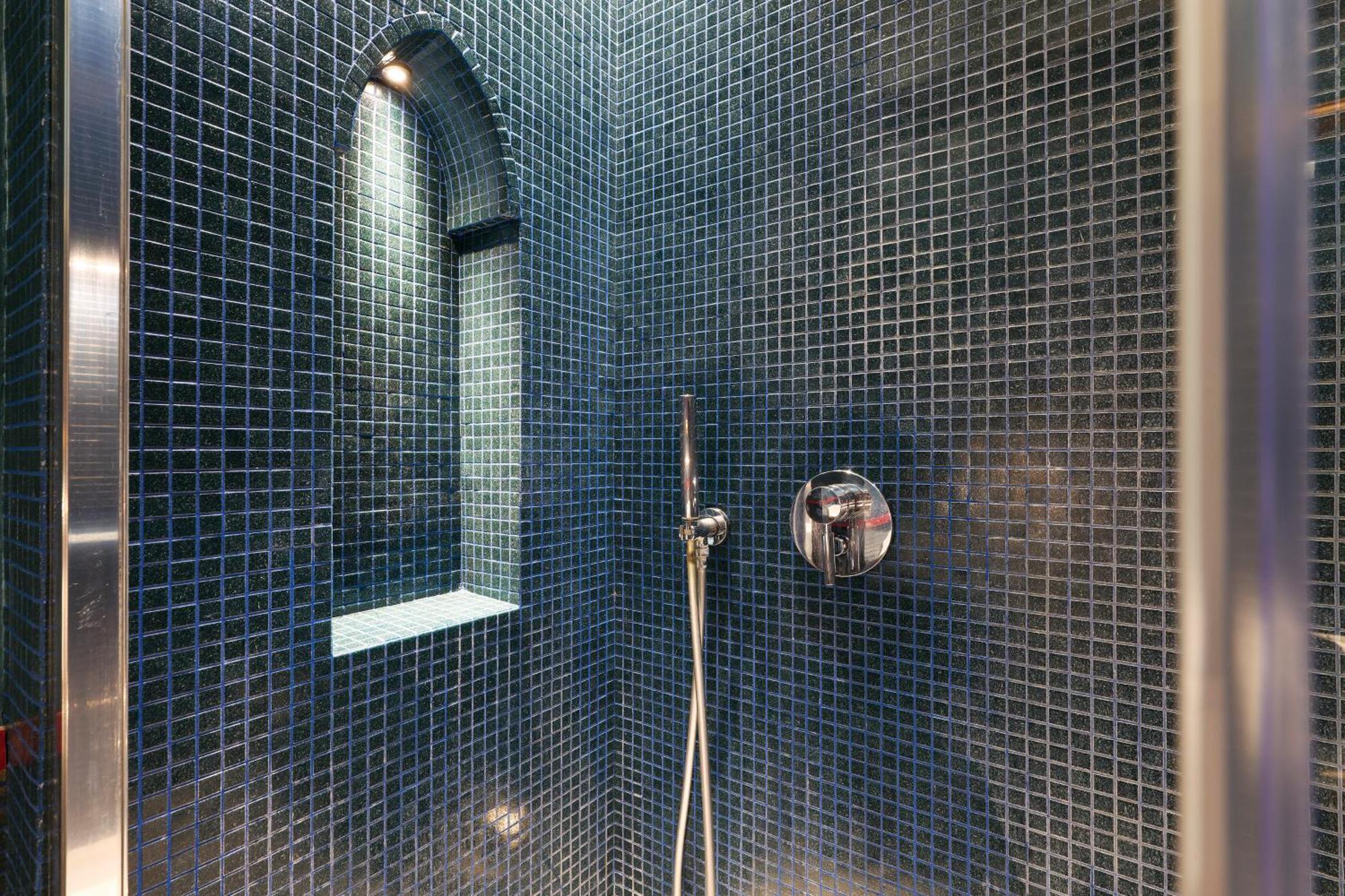 Prestige Boutique - Montenapoleone * Milan