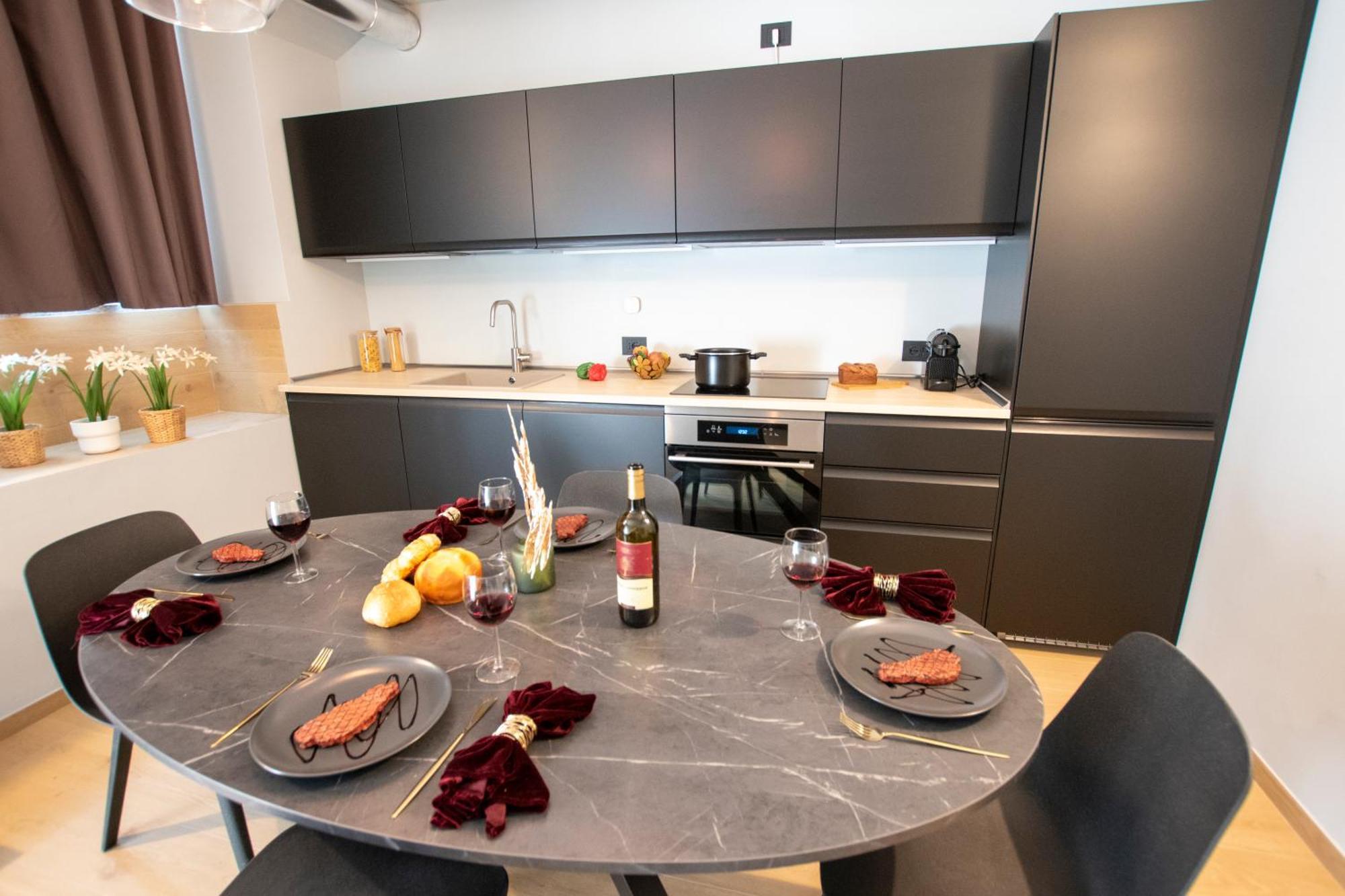 Apartment Ihost Luxury -private Parking- Plana 3 *