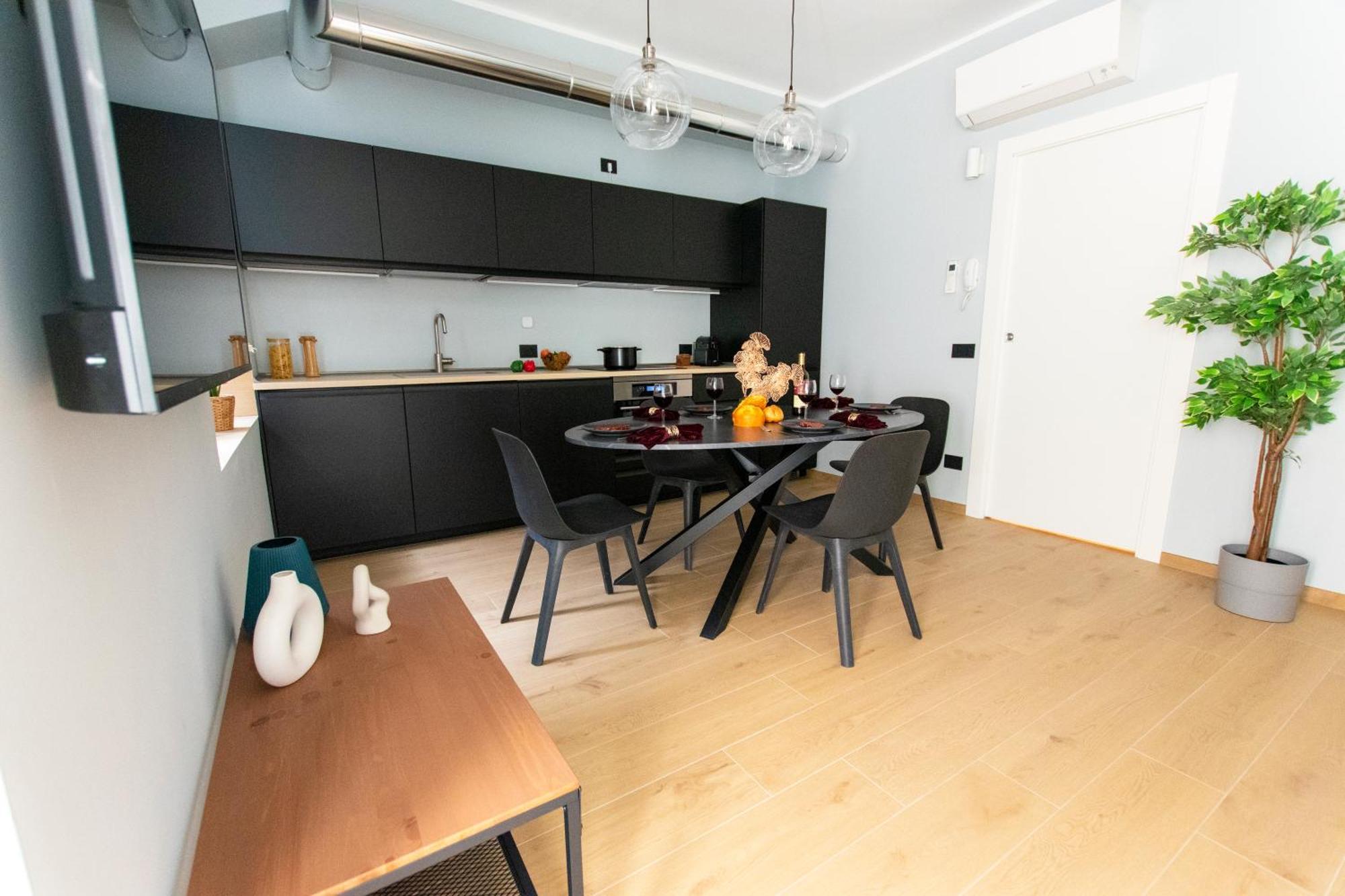 Apartment Ihost Luxury -private Parking- Plana 3 Milan