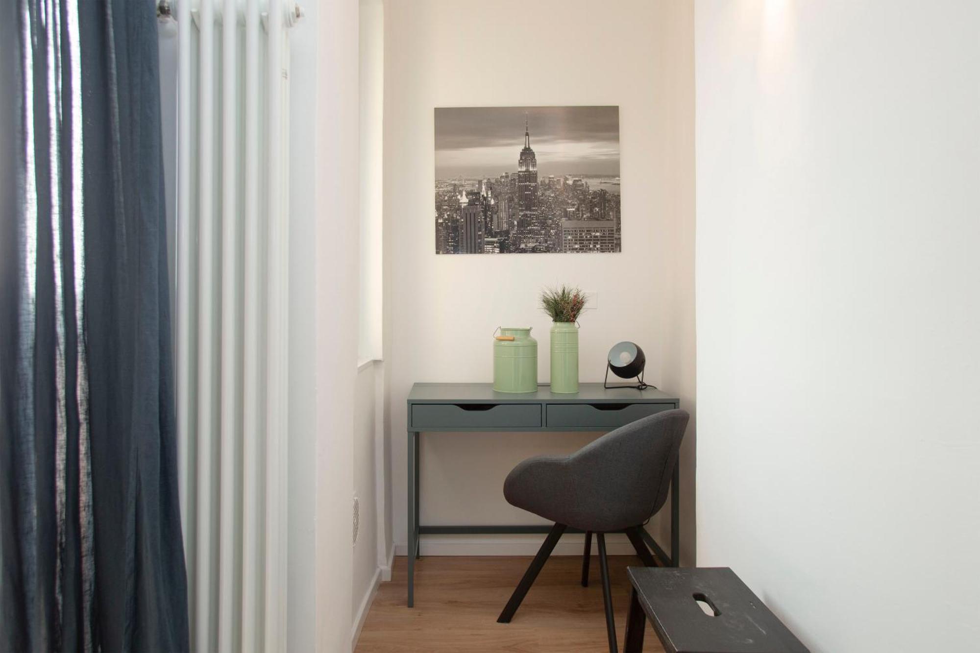Apartment Gambara Urban Flat - Stylish And Next To Metro