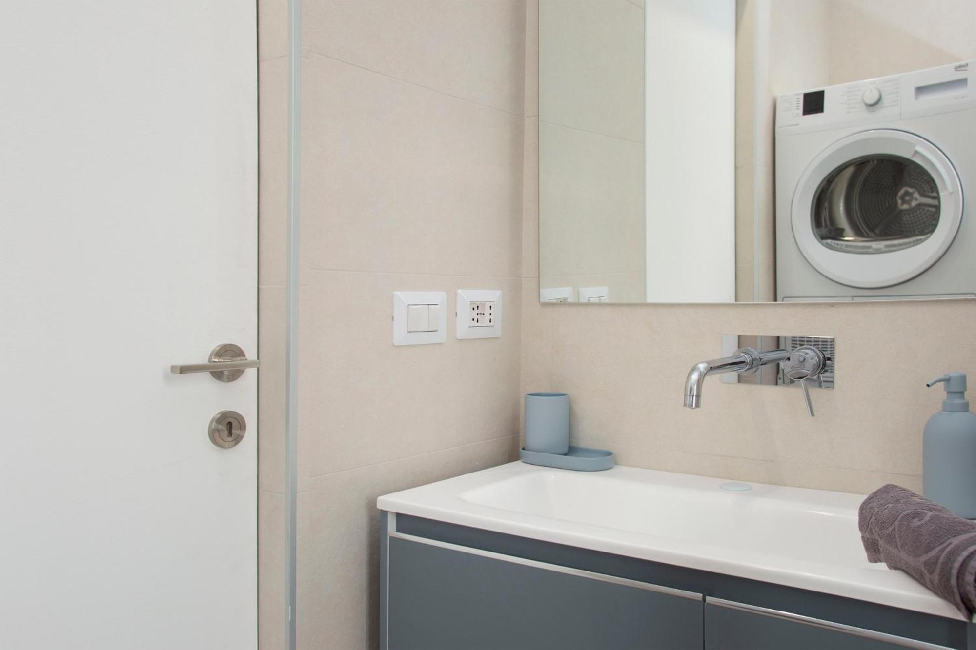 Gambara Urban Flat - Stylish And Next To Metro Milan
