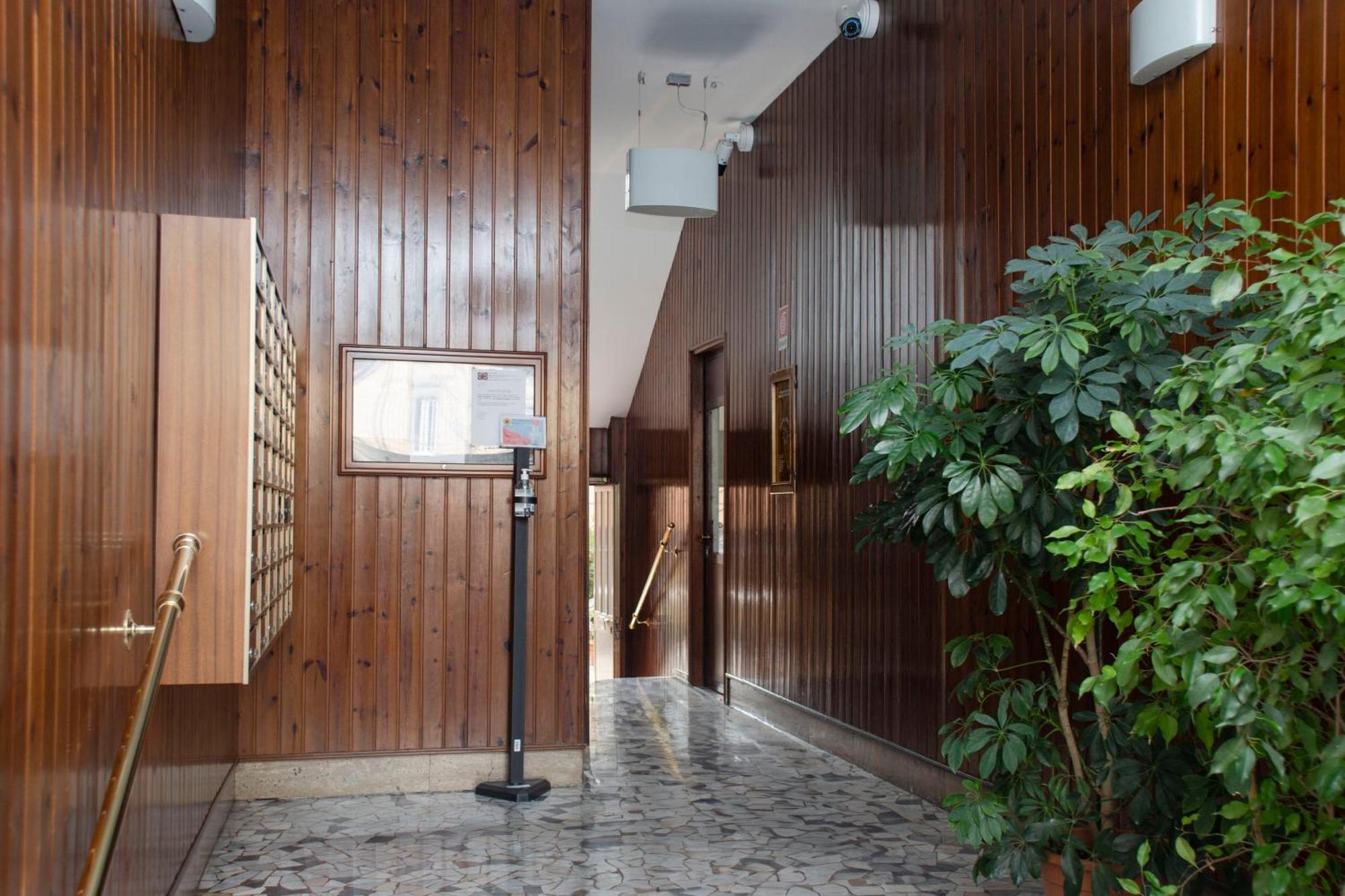 Gambara Urban Flat - Stylish And Next To Metro Milan