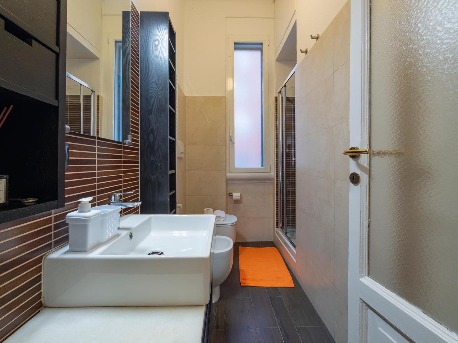 Xenia - Charming Three-room Milan