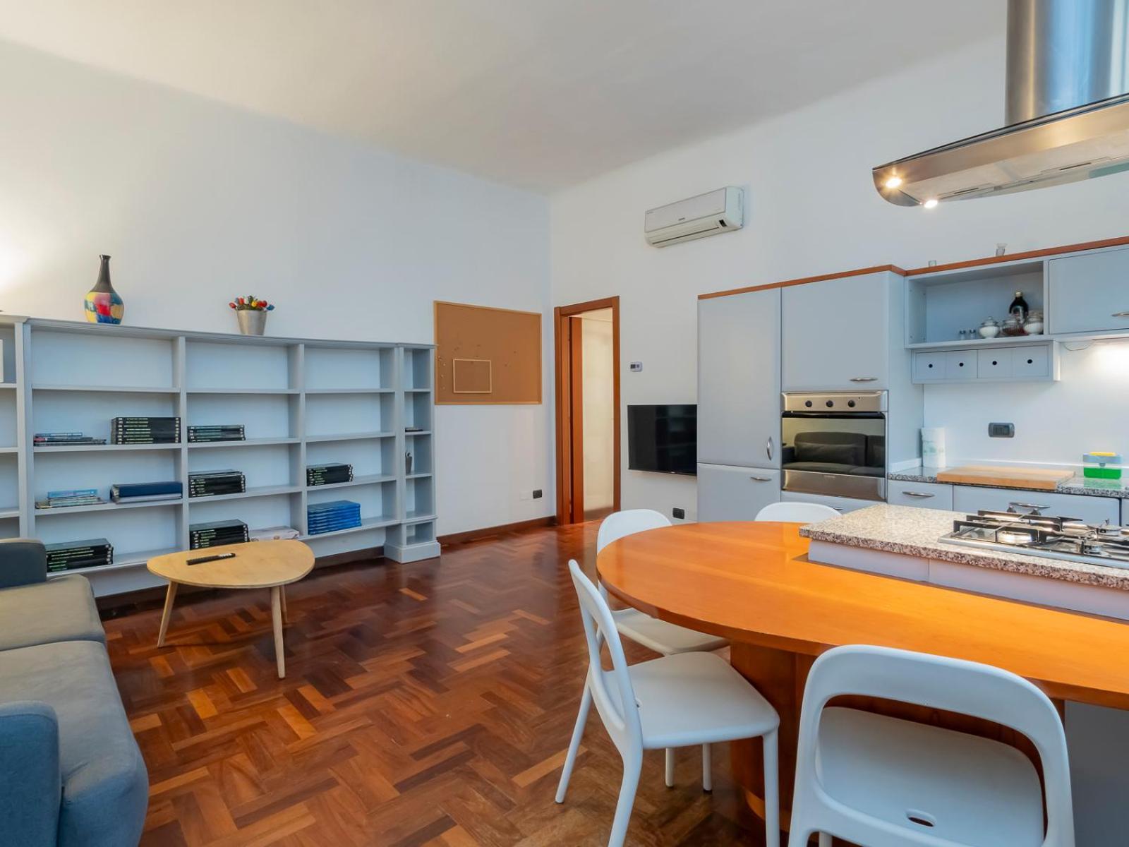 Apartment Xenia - Charming Three-room Milan