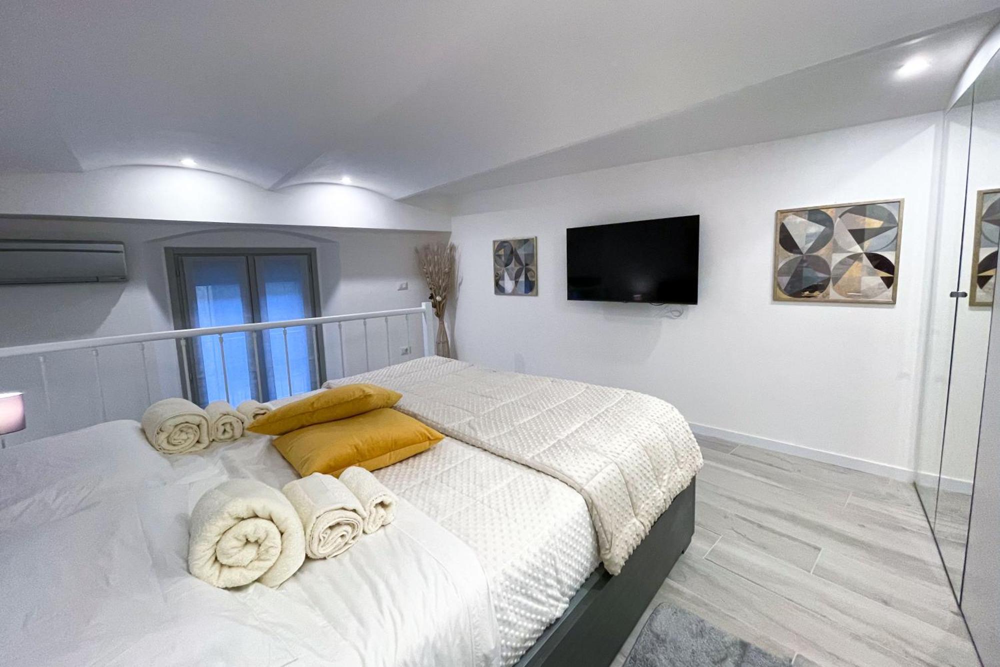 Elegant And Silent Loft In The Center Of *
