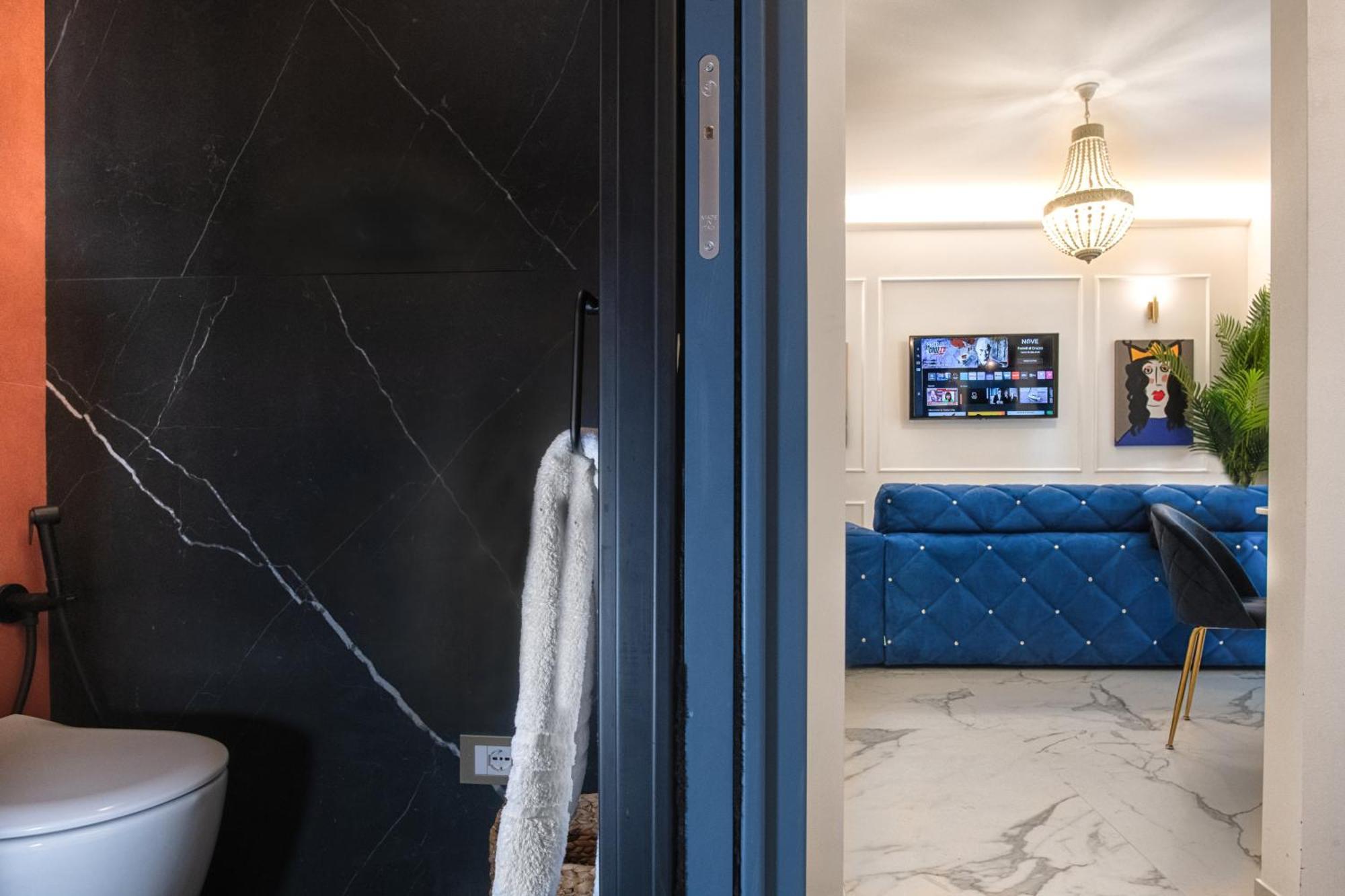 Ms Marple Luxury Station Apartment *