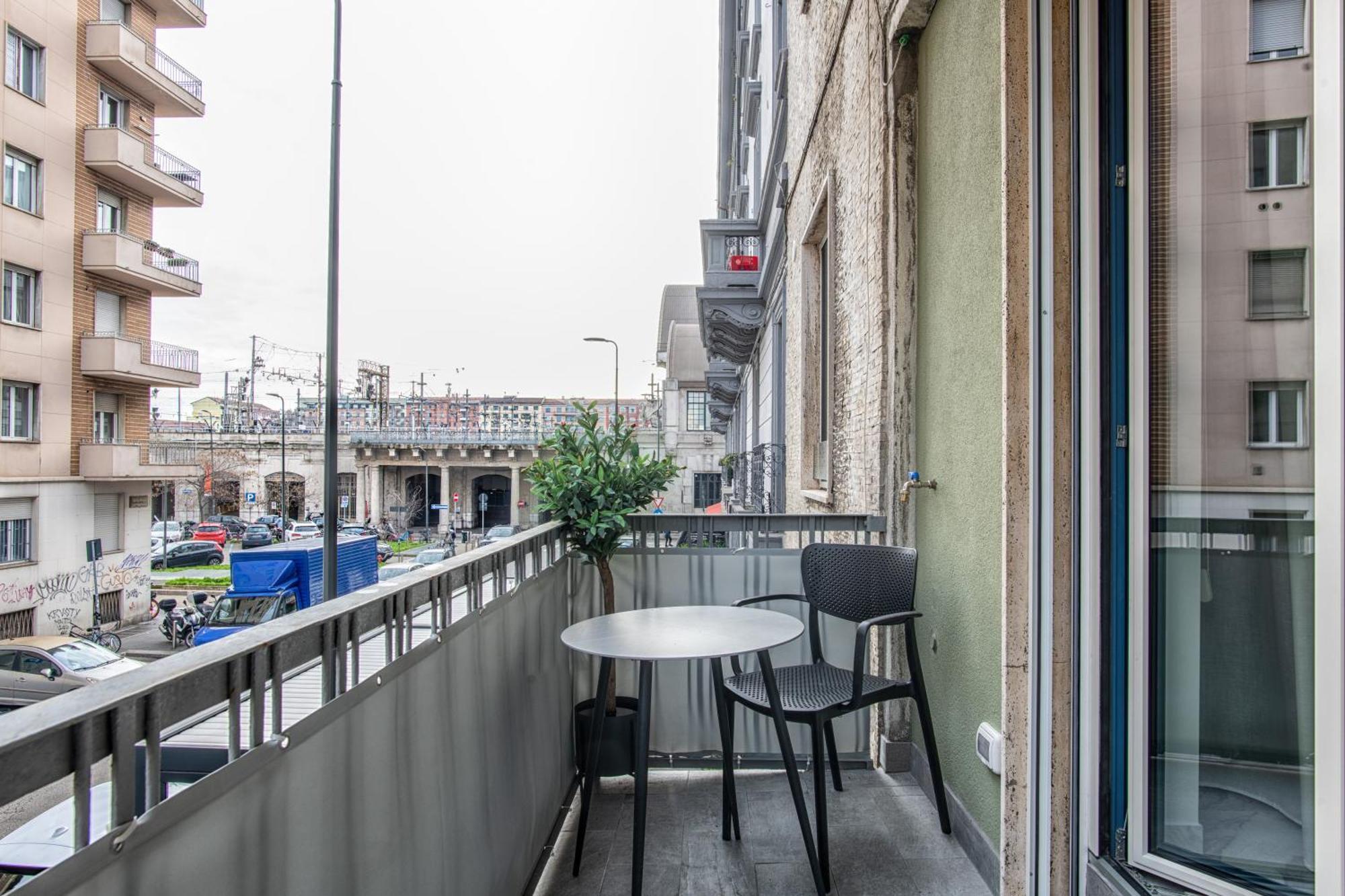 Ms Marple Luxury Station Apartment Milan