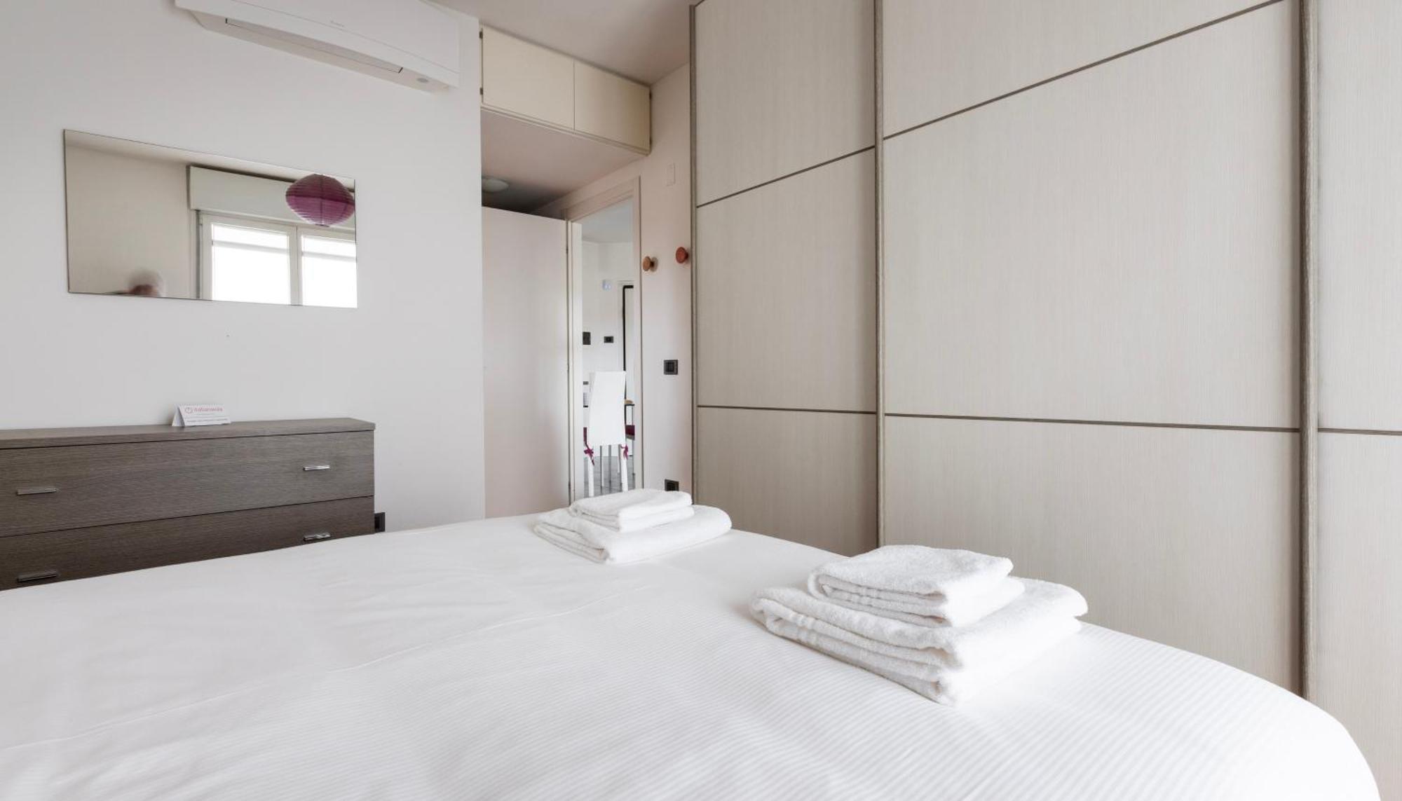 Italianway - Meda 27 B * Milan