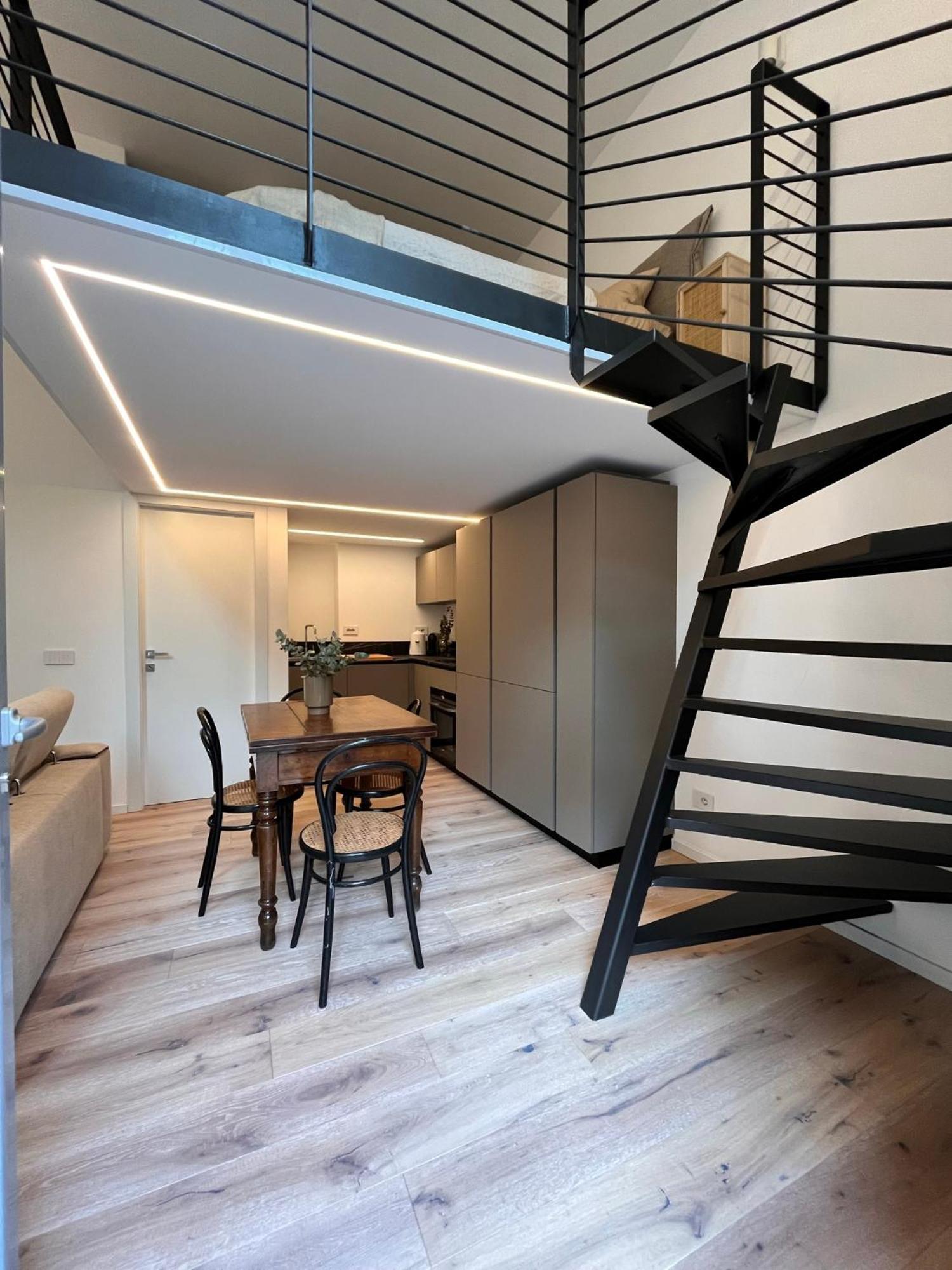 Classy & Chic 2 Storey Loft Milan