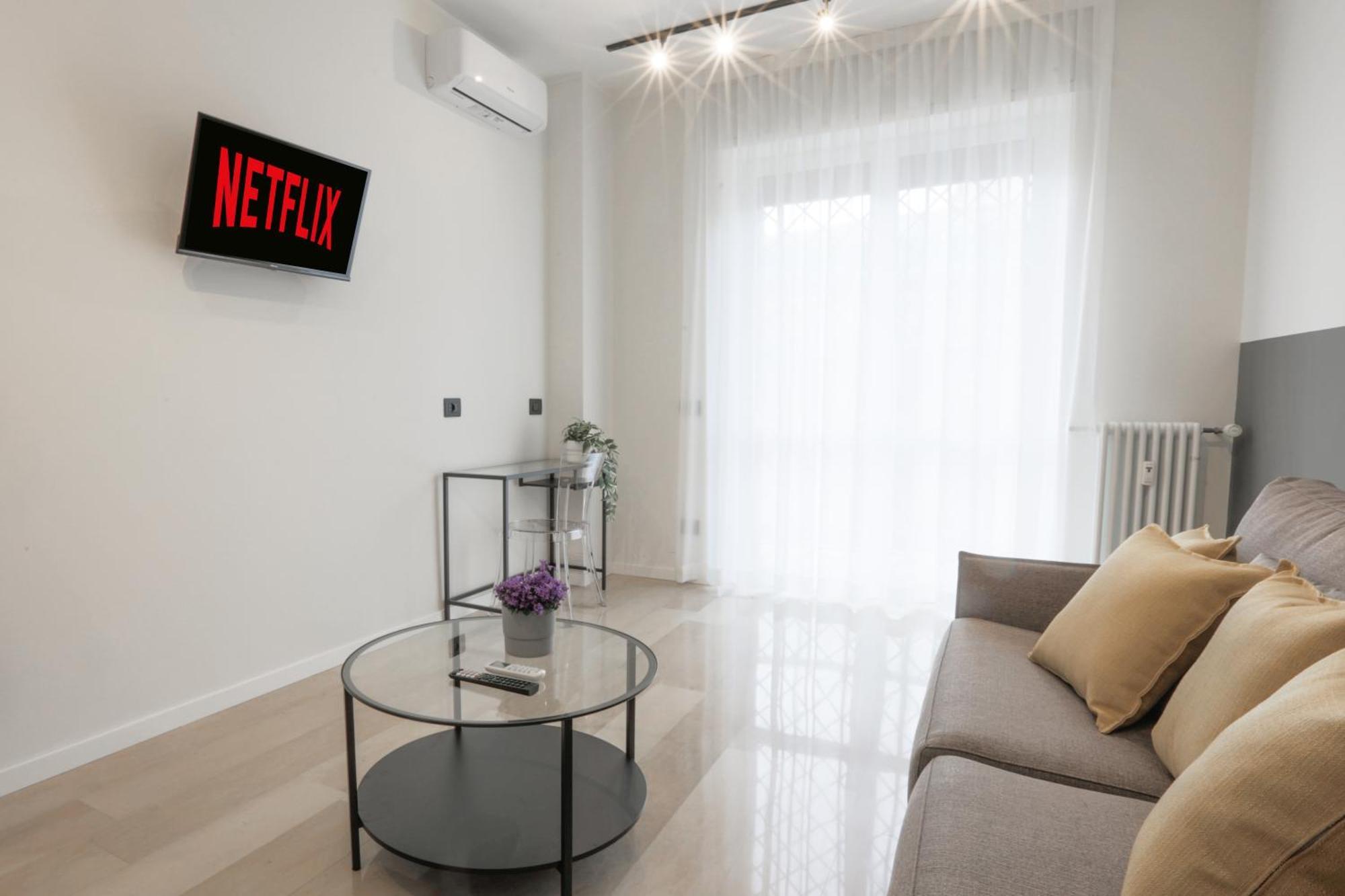 New Modern Flat 10 Minutes Walk From Station Apartment Milan