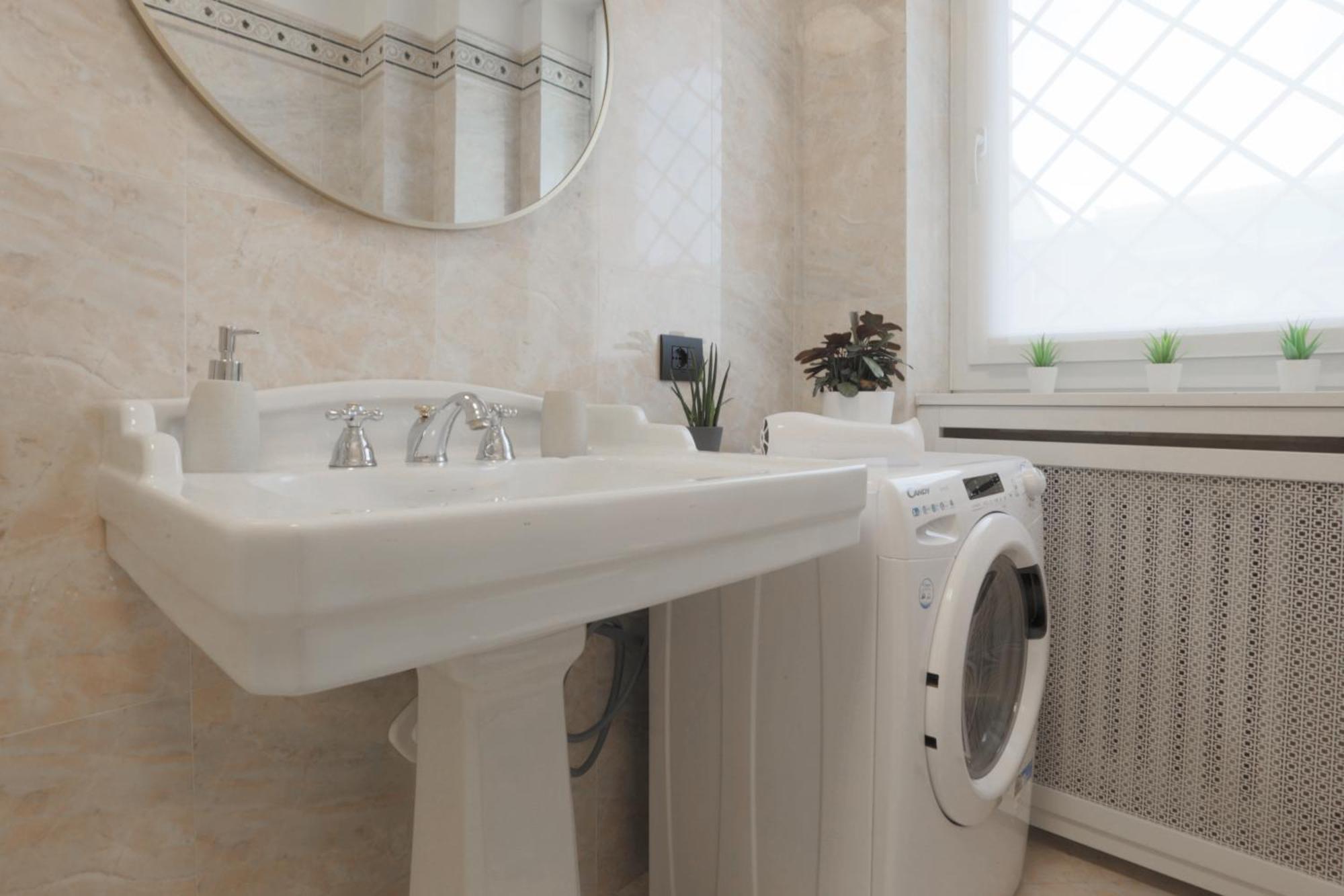 New Modern Flat 10 Minutes Walk From Station Milan