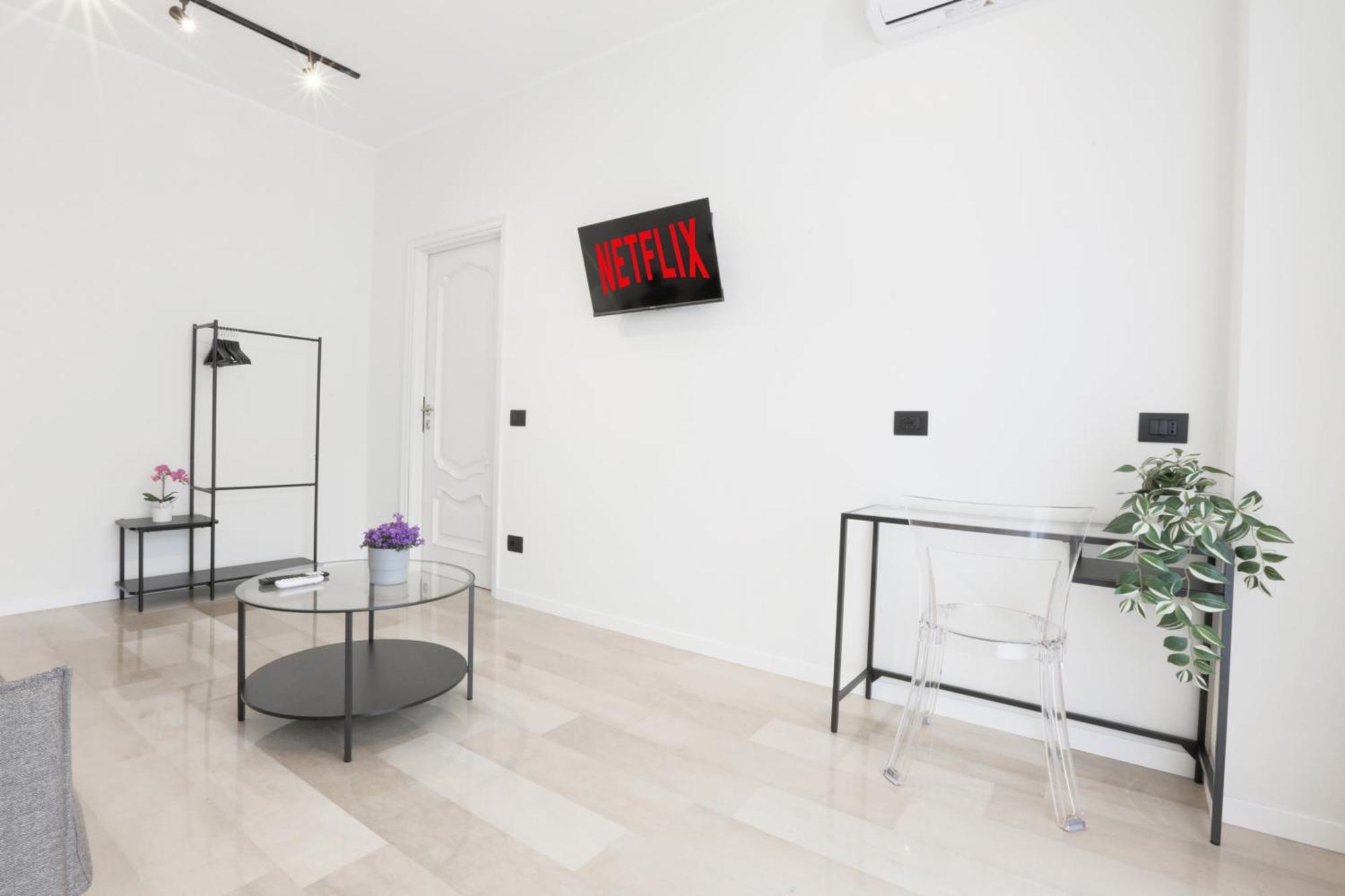 New Modern Flat 10 Minutes Walk From Station Apartment
