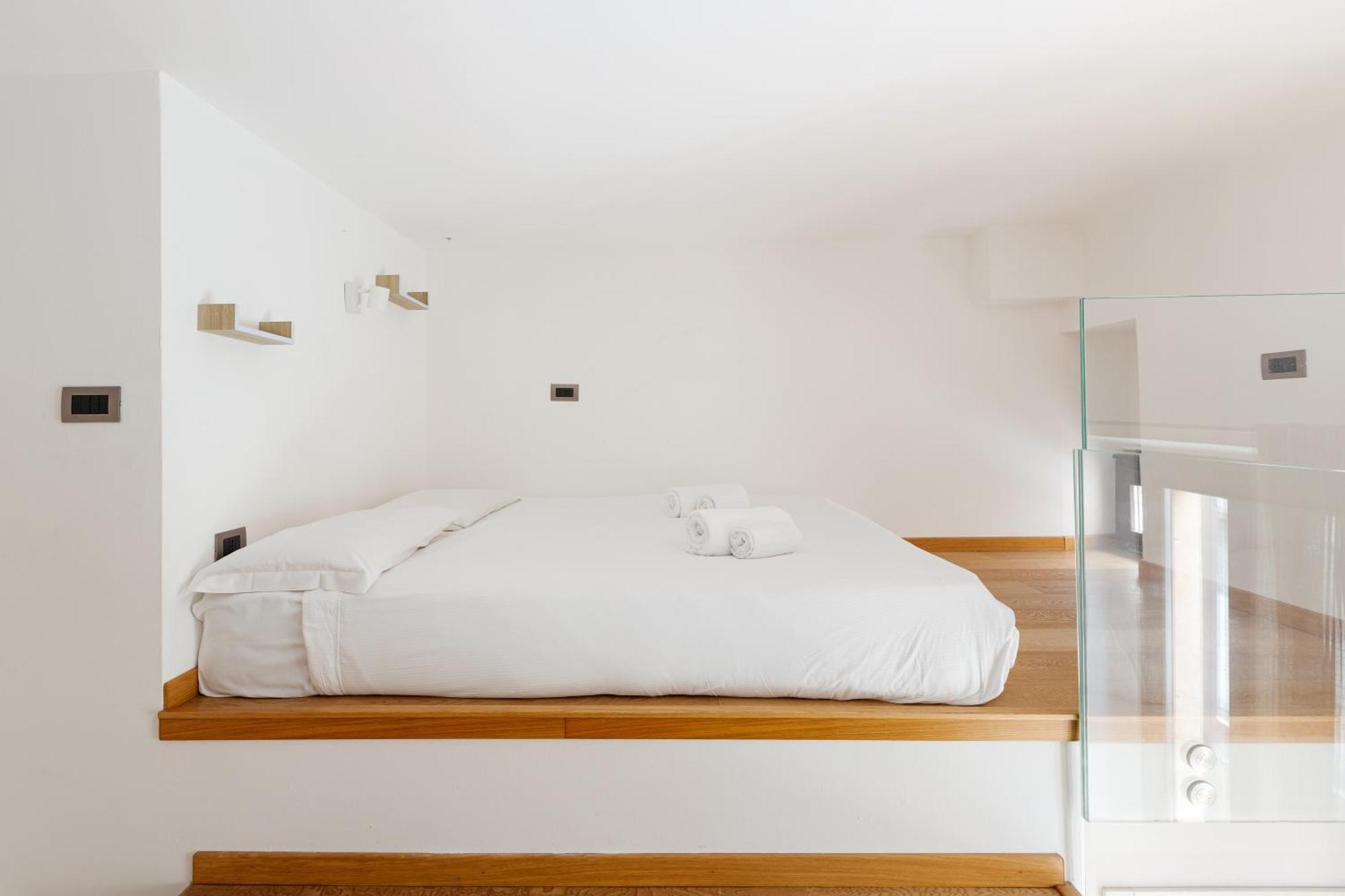 On 2 Levels Milan-crocetta M3! * Milan