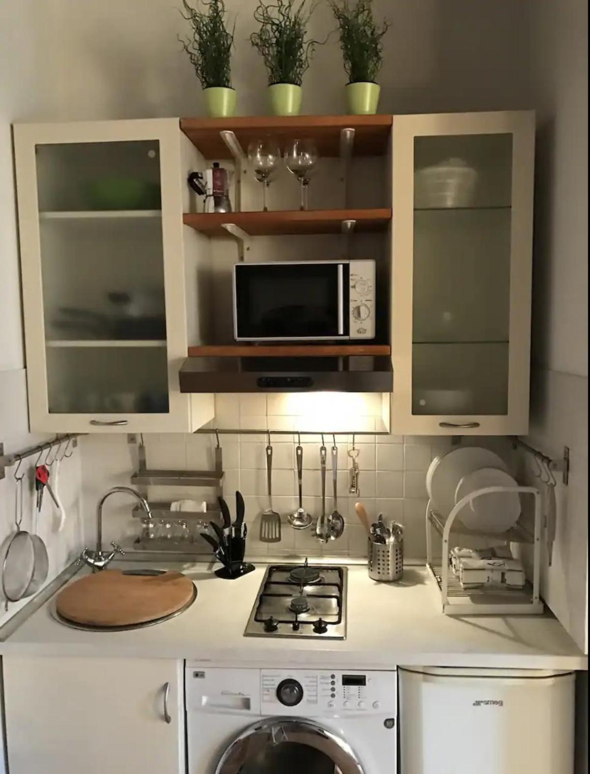 Apartment Tiny Conciliazione By Quokka 360 - 5 Stops From Cathedral Milan