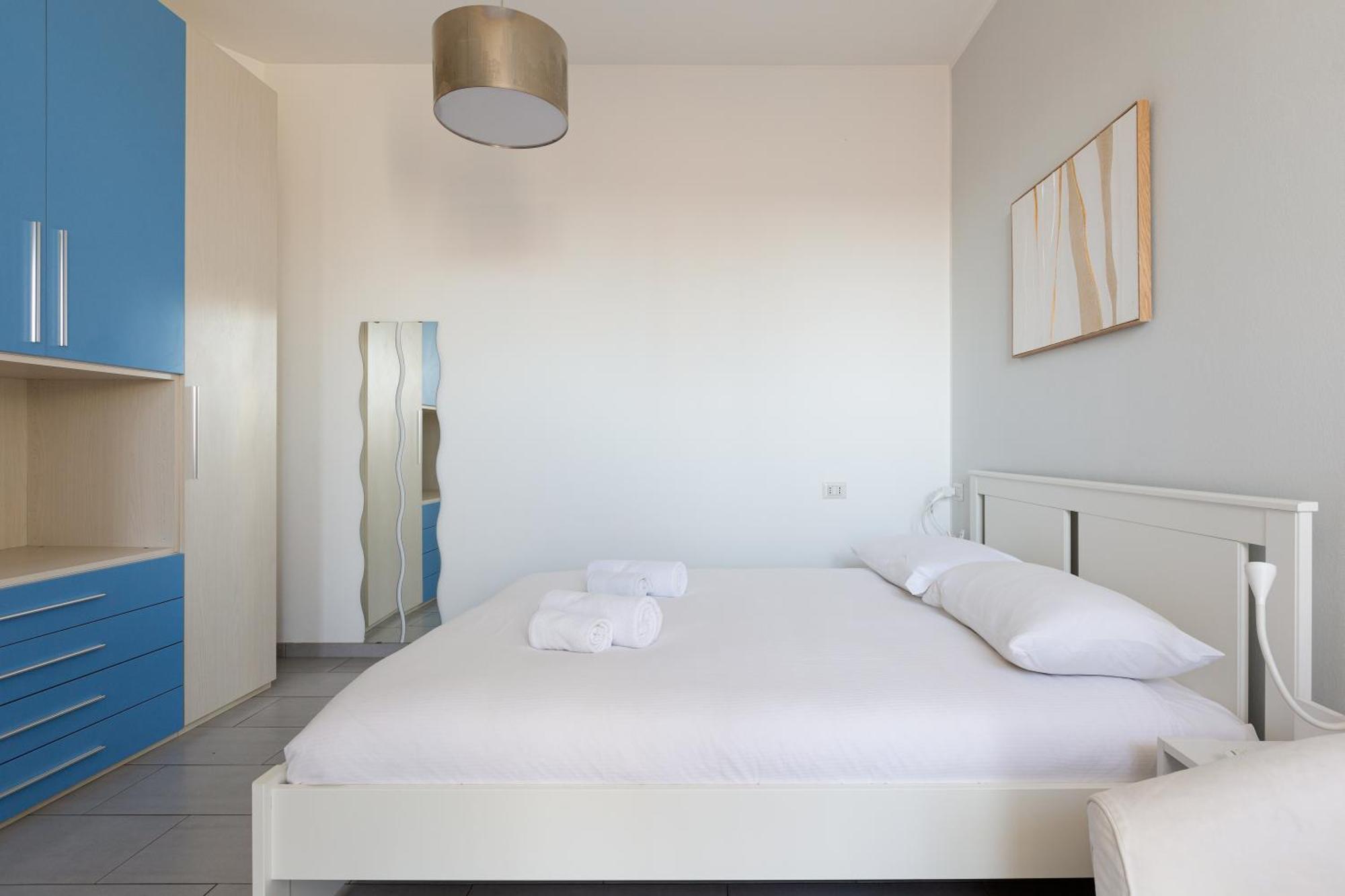 Bande Nere Mm1 - Modern With Balcony! Milan