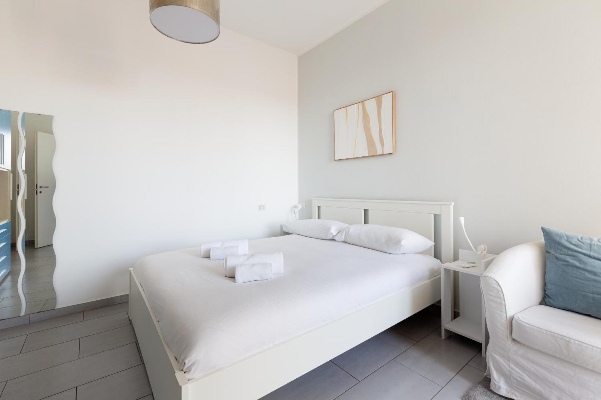 Apartment Bande Nere Mm1 - Modern With Balcony! *