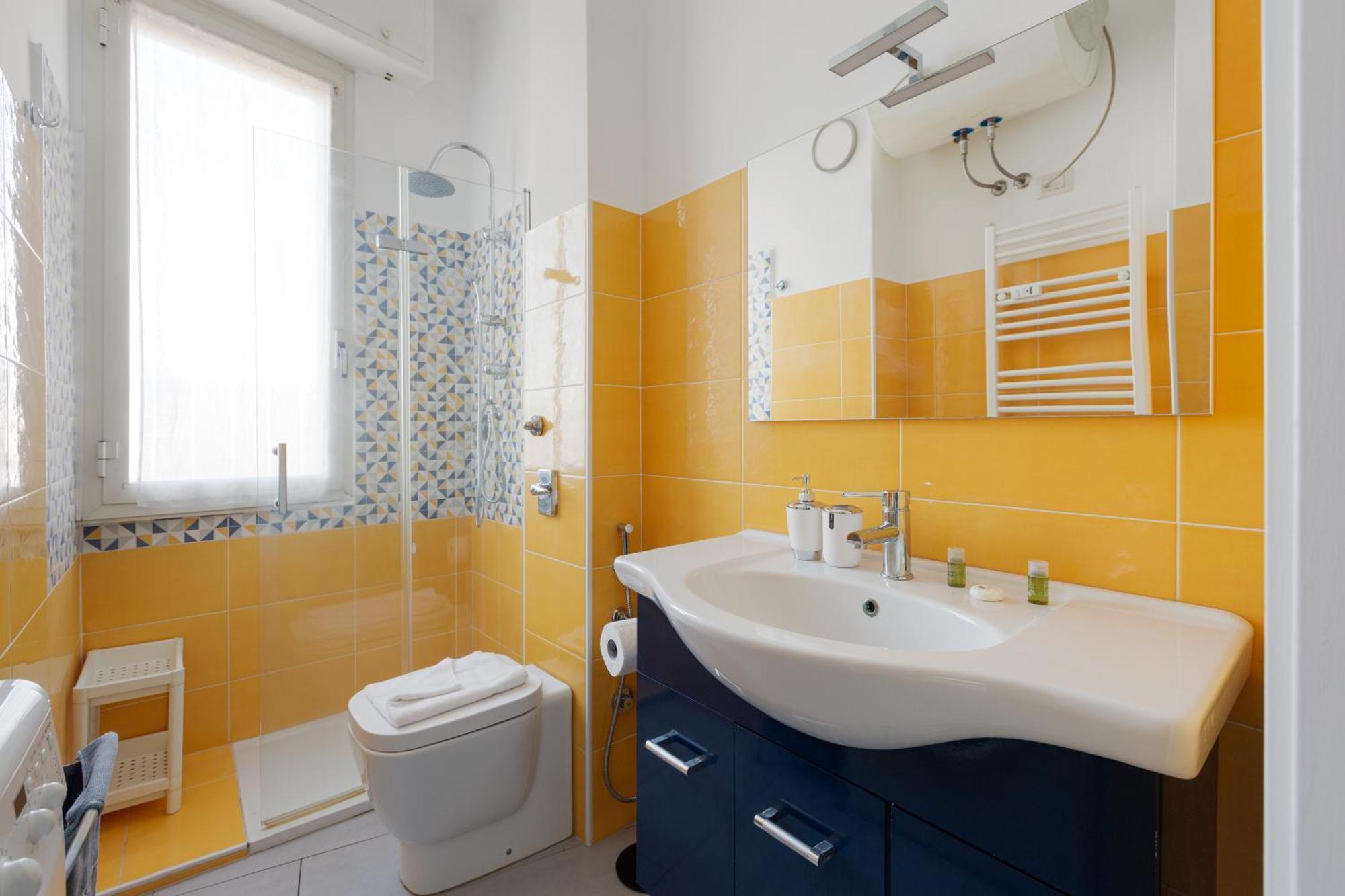 Bande Nere Mm1 - Modern With Balcony! Apartment