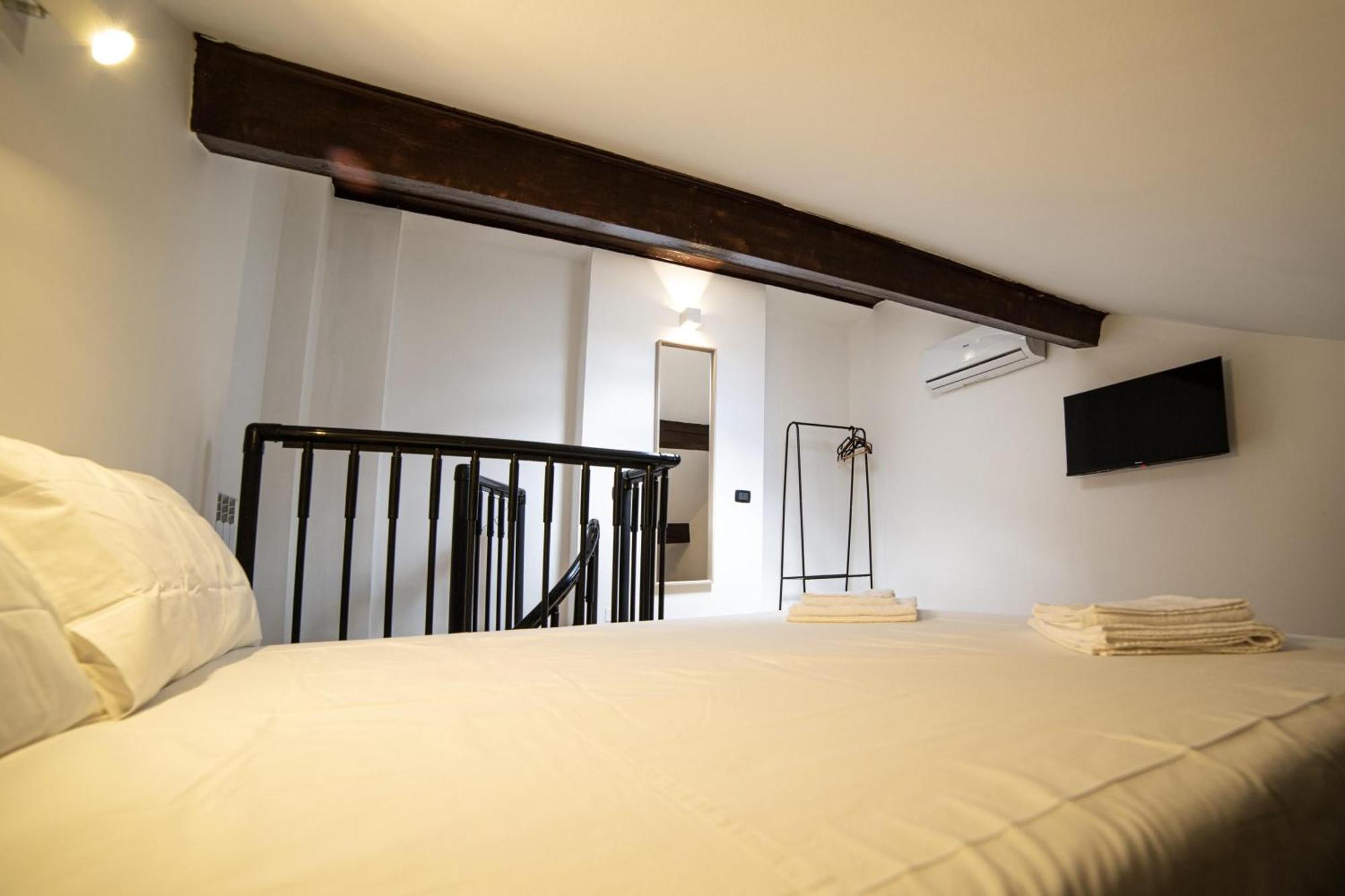 Casa Enea - Luxury House Navigli Milão
