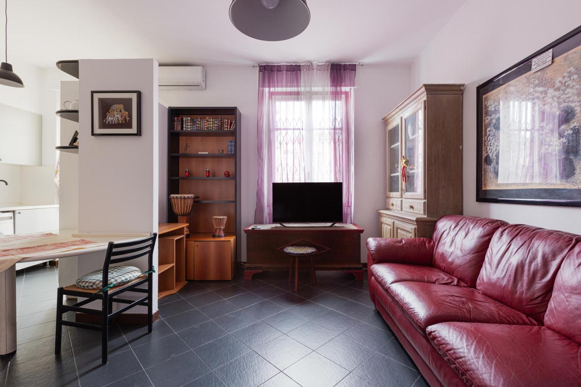 Apartamento De Angeli M1 - Colorful With Balcony! *