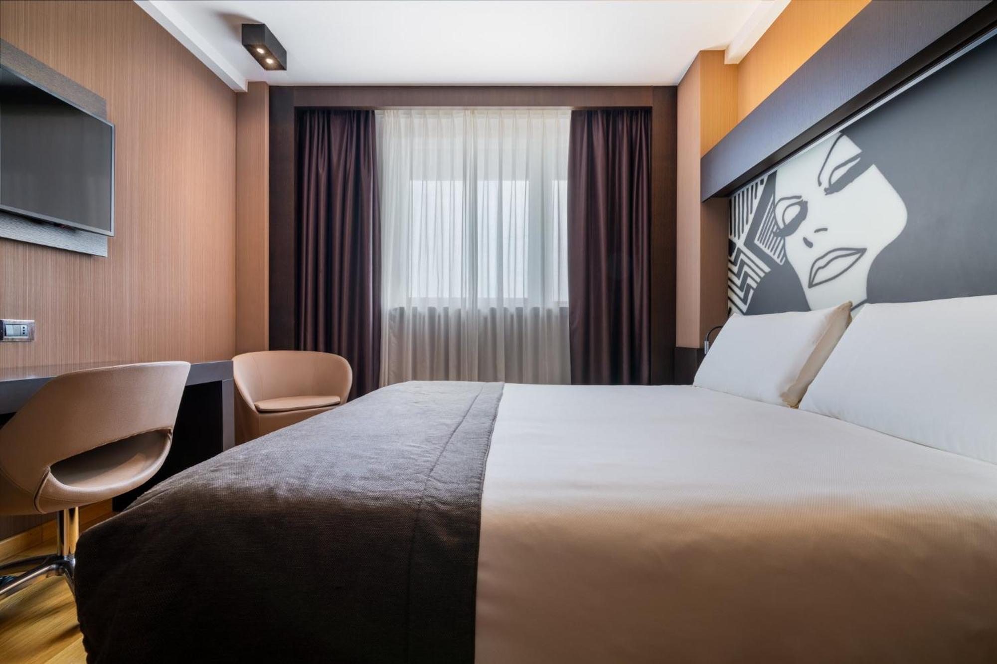 Crowne Plaza By Ihg Hotel 4*