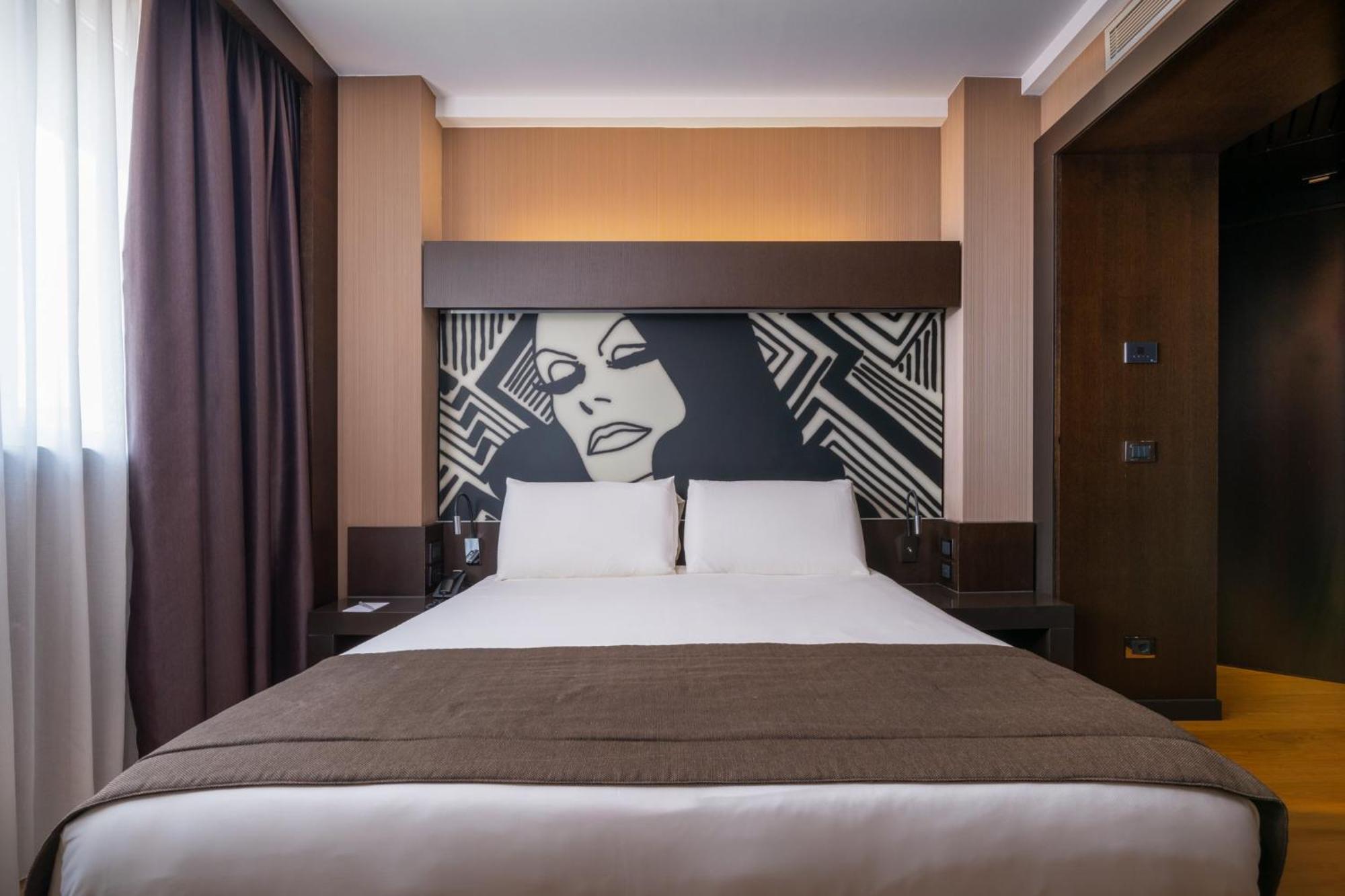 Crowne Plaza By Ihg 4*