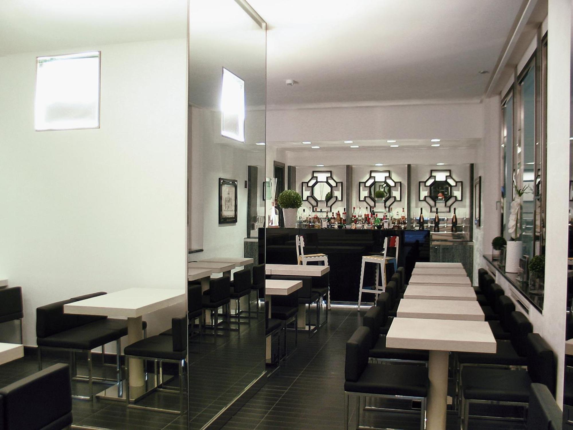 Hotel Lhp Napoleon