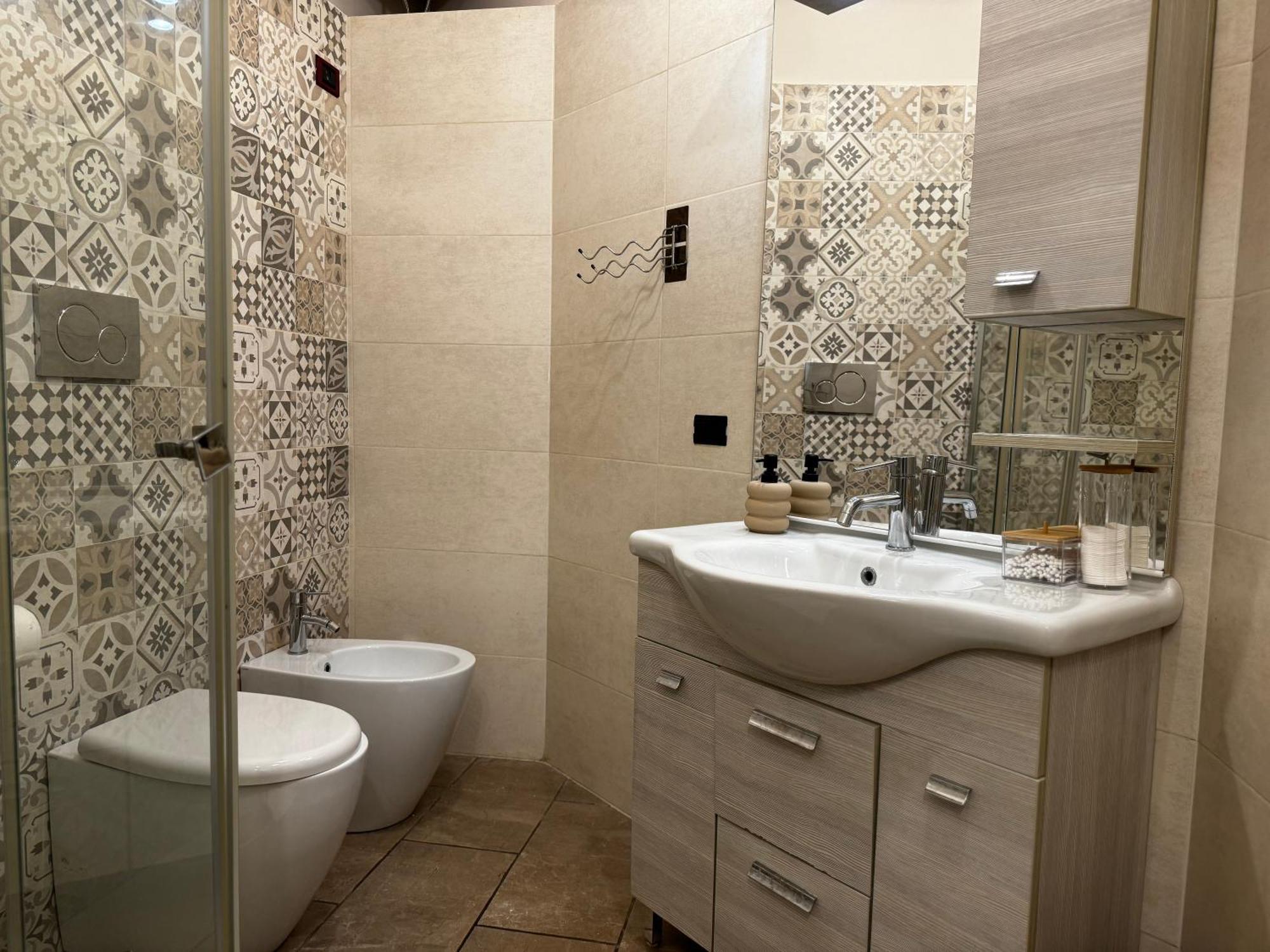 Apartment Regina In Verona - Sky Tv, Wifi E Breakfast Box Milan