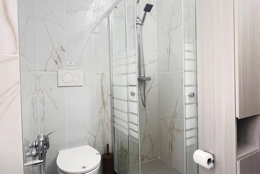 Apartment New And Elegant On The Navigli Netflix E Milan