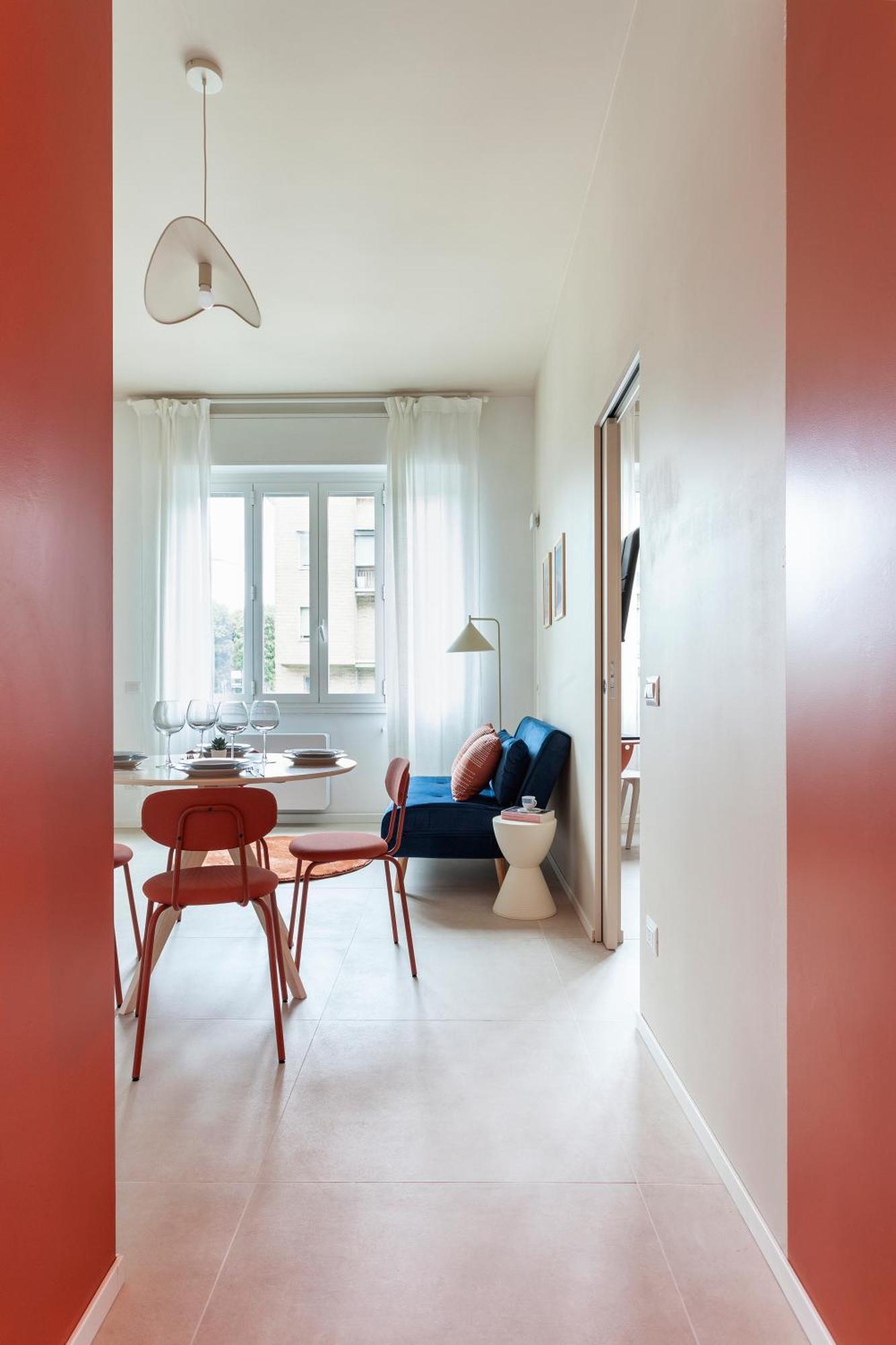 Giulio's Hideaway - Close To Station