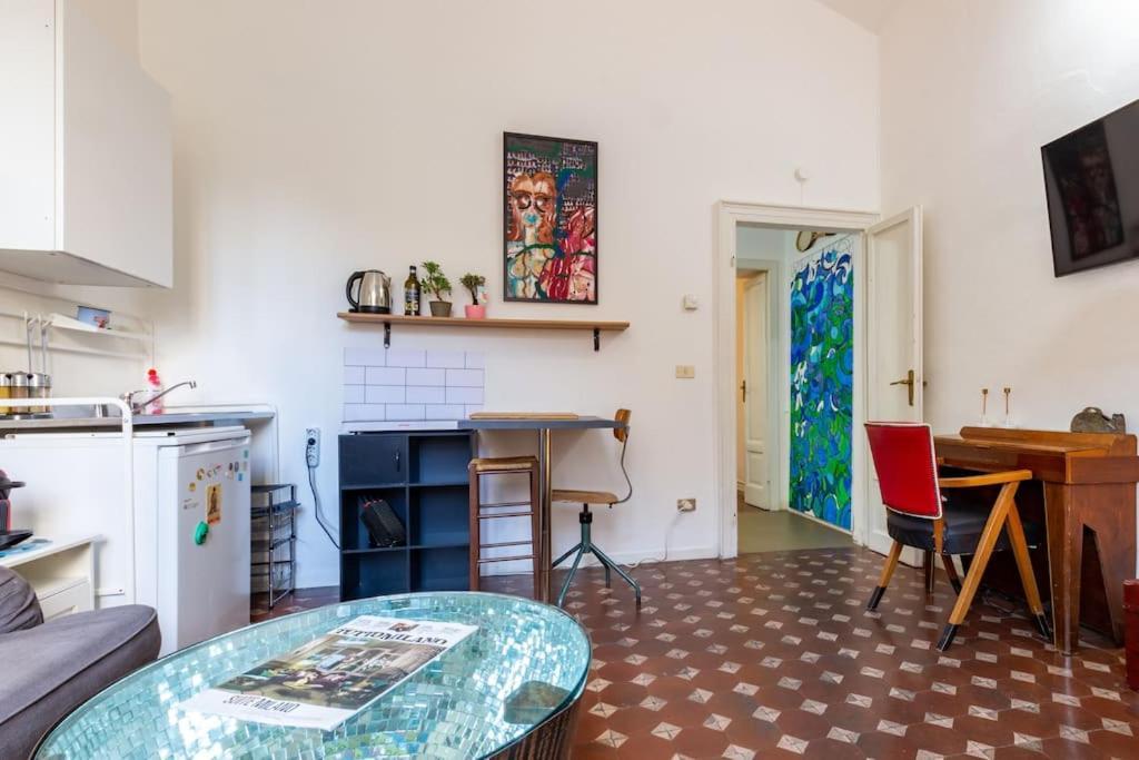 Bohemian Art Apartment. One Bedroom One Sofa Milan
