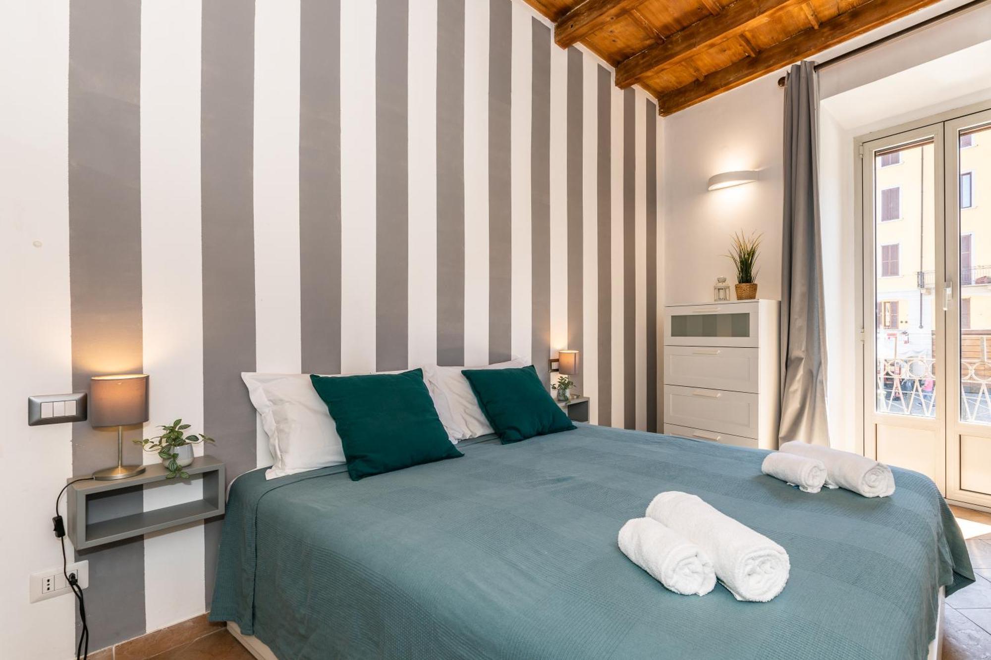 - Alzaia Naviglio Grande Apartment Milan