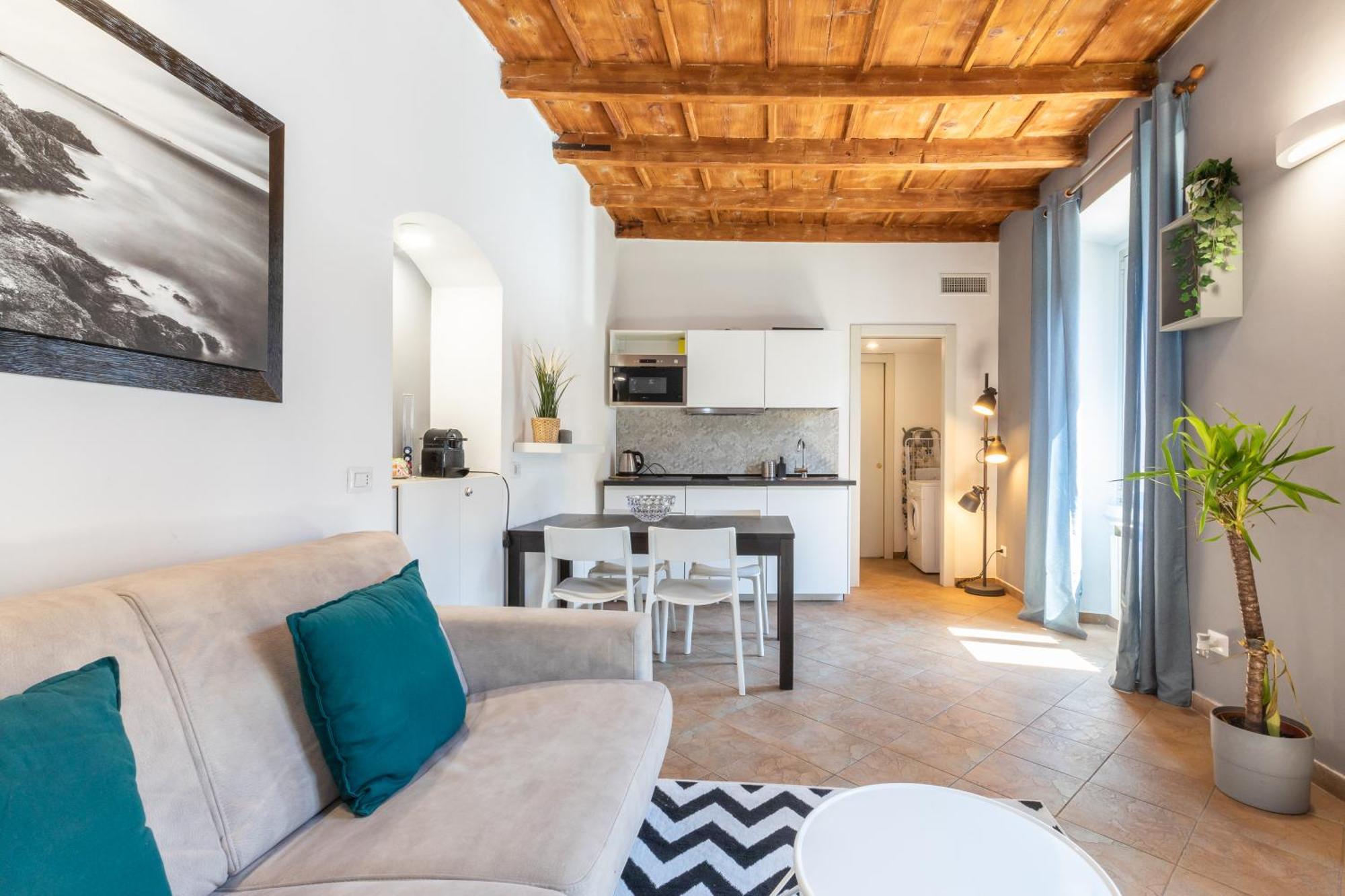 - Alzaia Naviglio Grande Apartment *