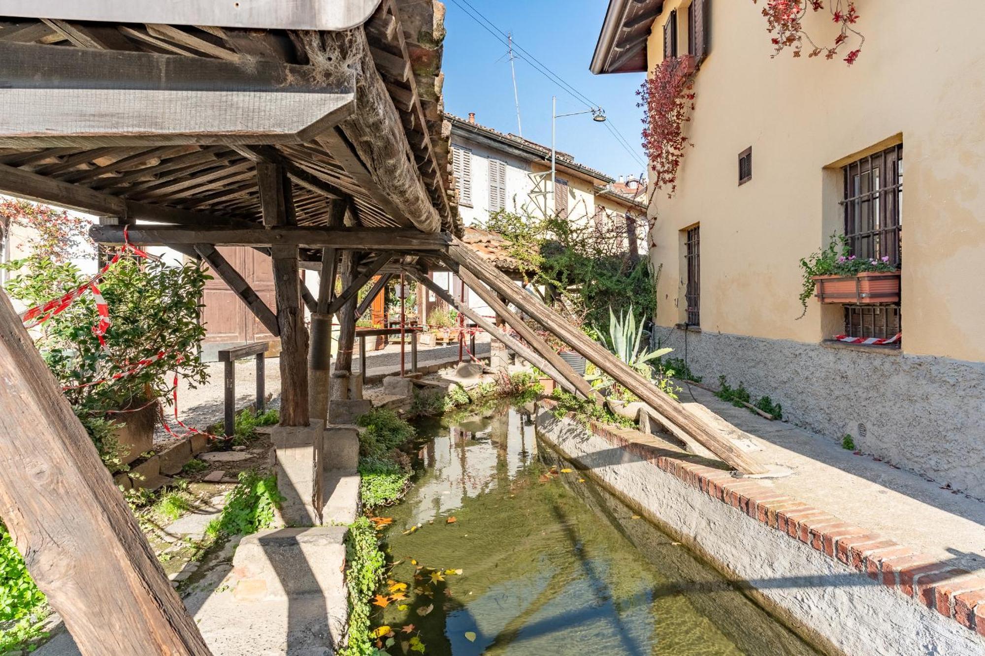- Alzaia Naviglio Grande Milan