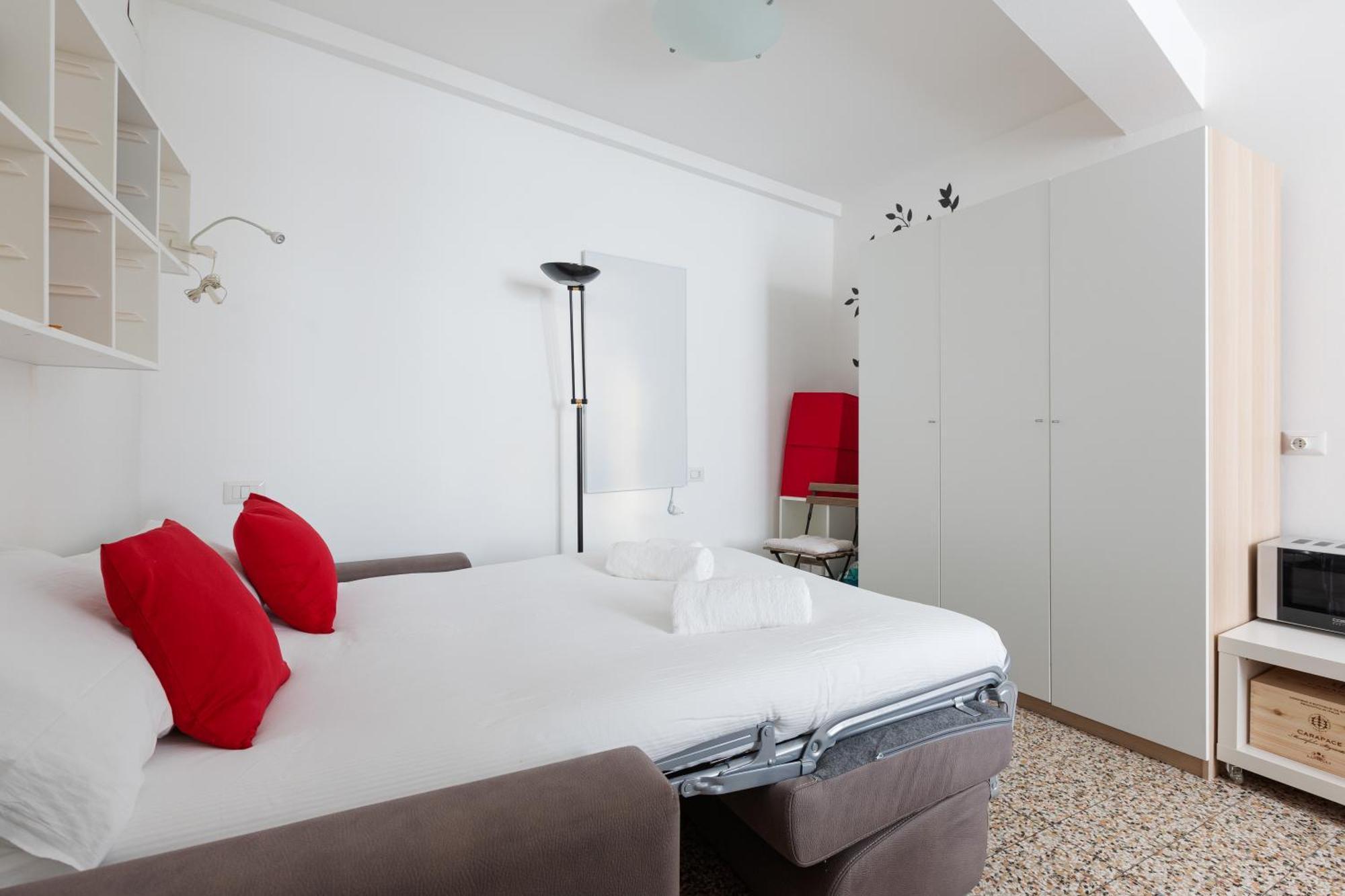 Sant'ambrogio - Modern Studio! Apartment Milan