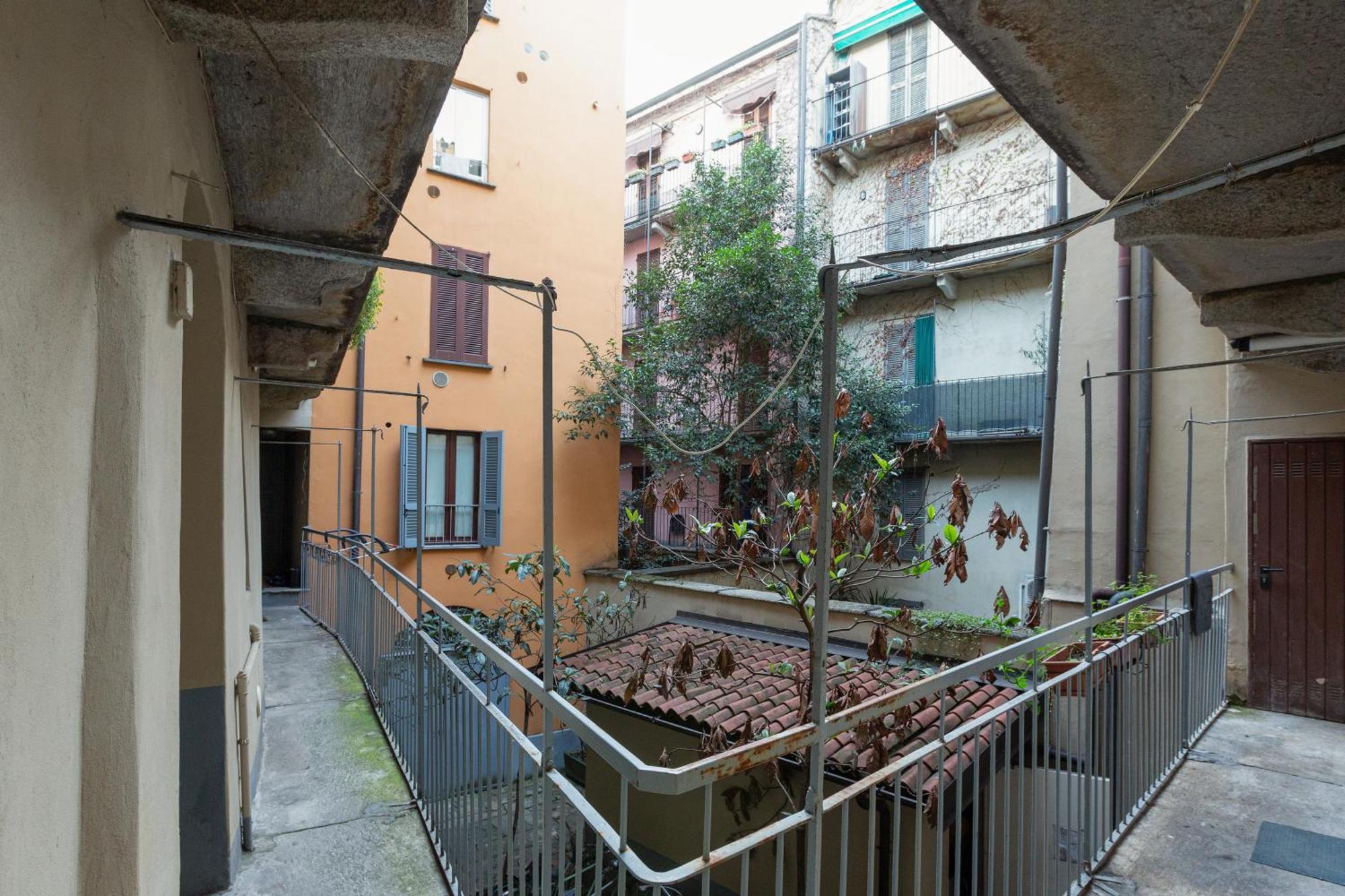 Sant'ambrogio - Modern Studio!